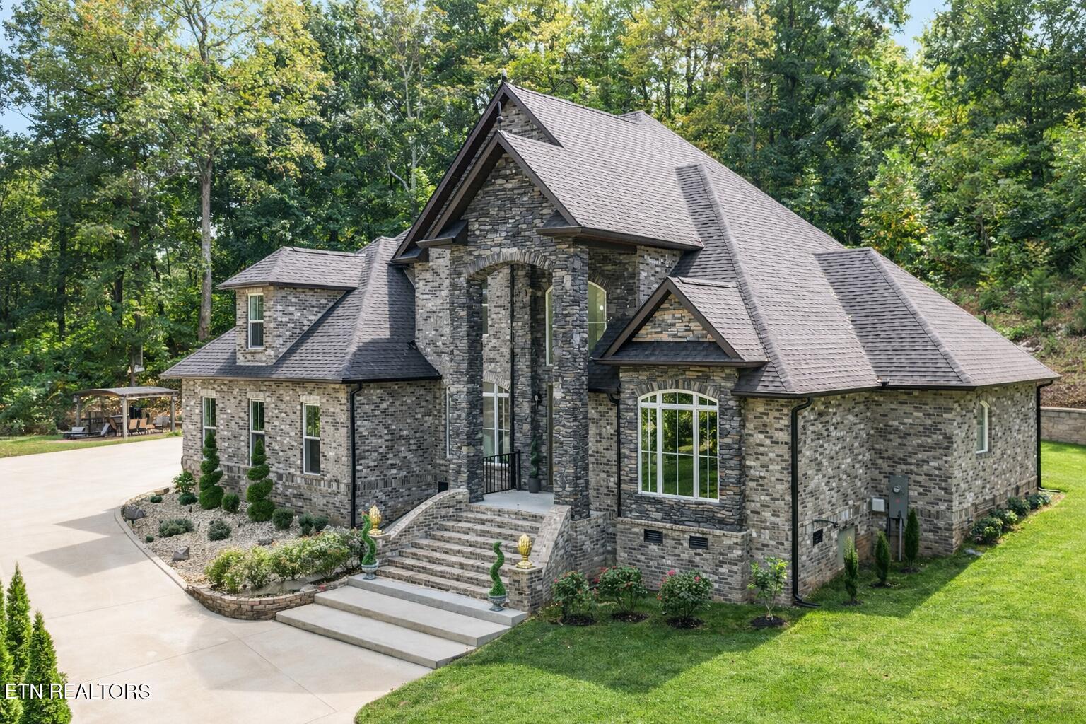 5024 Skyview Knoxville TN 37917
