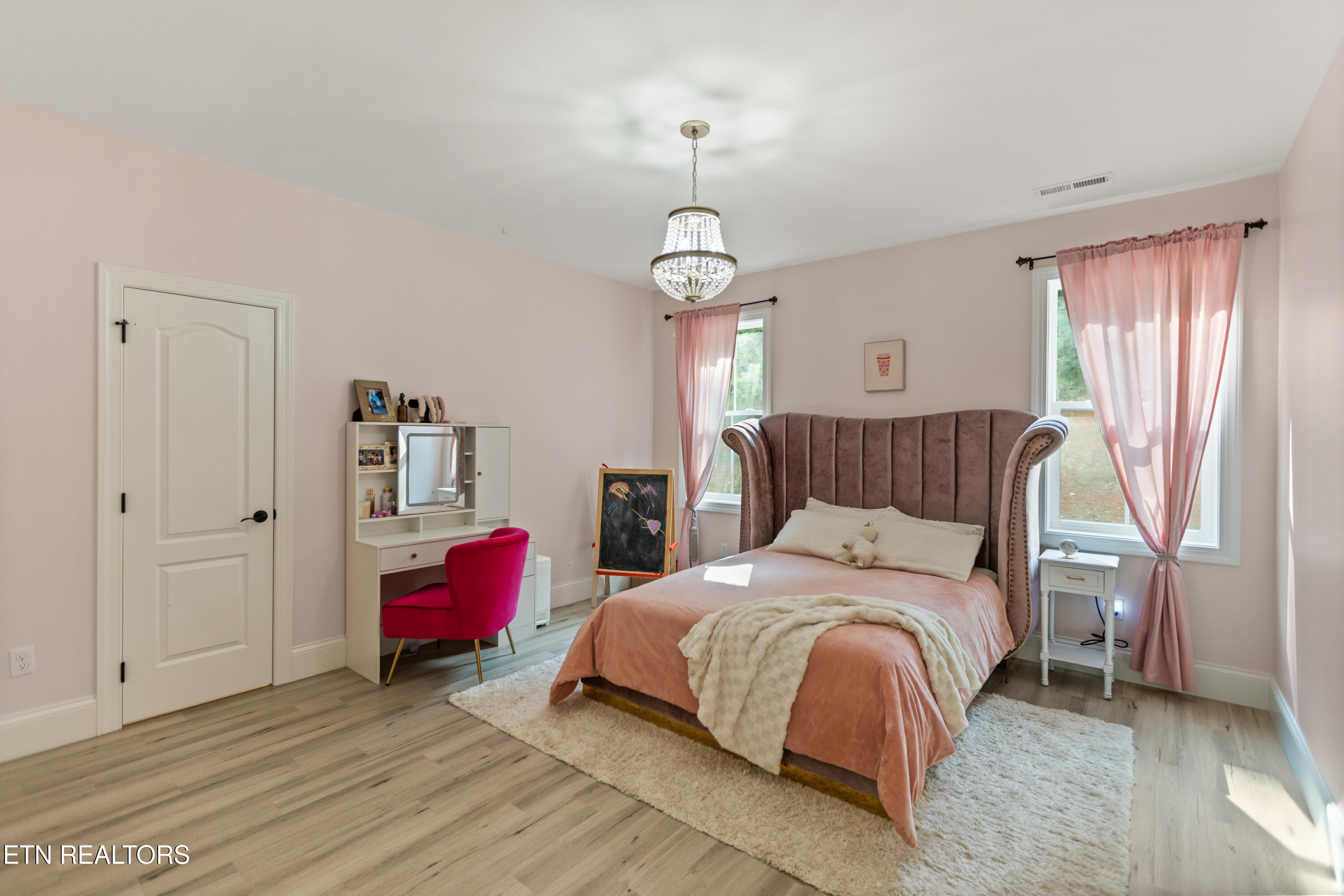 5024 Skyview Knoxville TN 37917