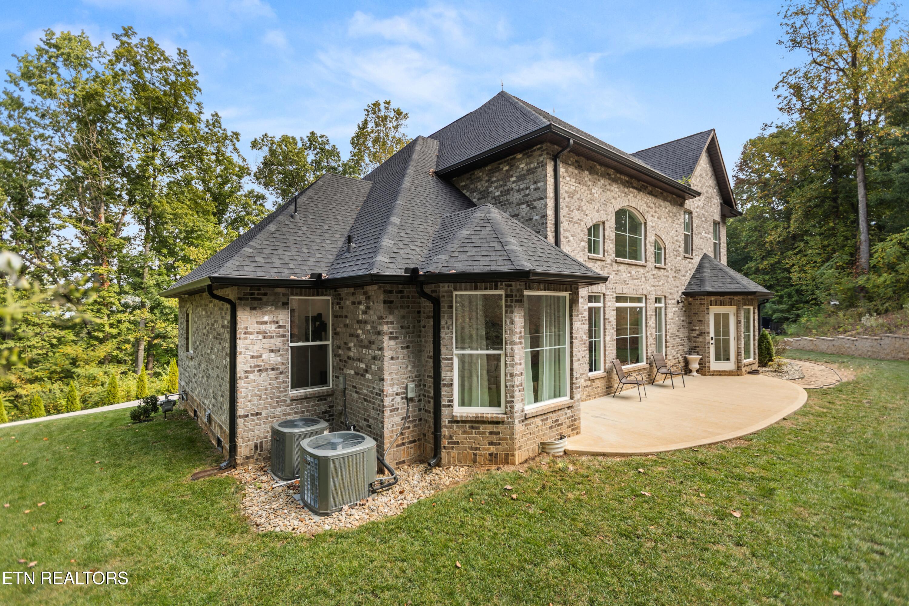 5024 Skyview Knoxville TN 37917