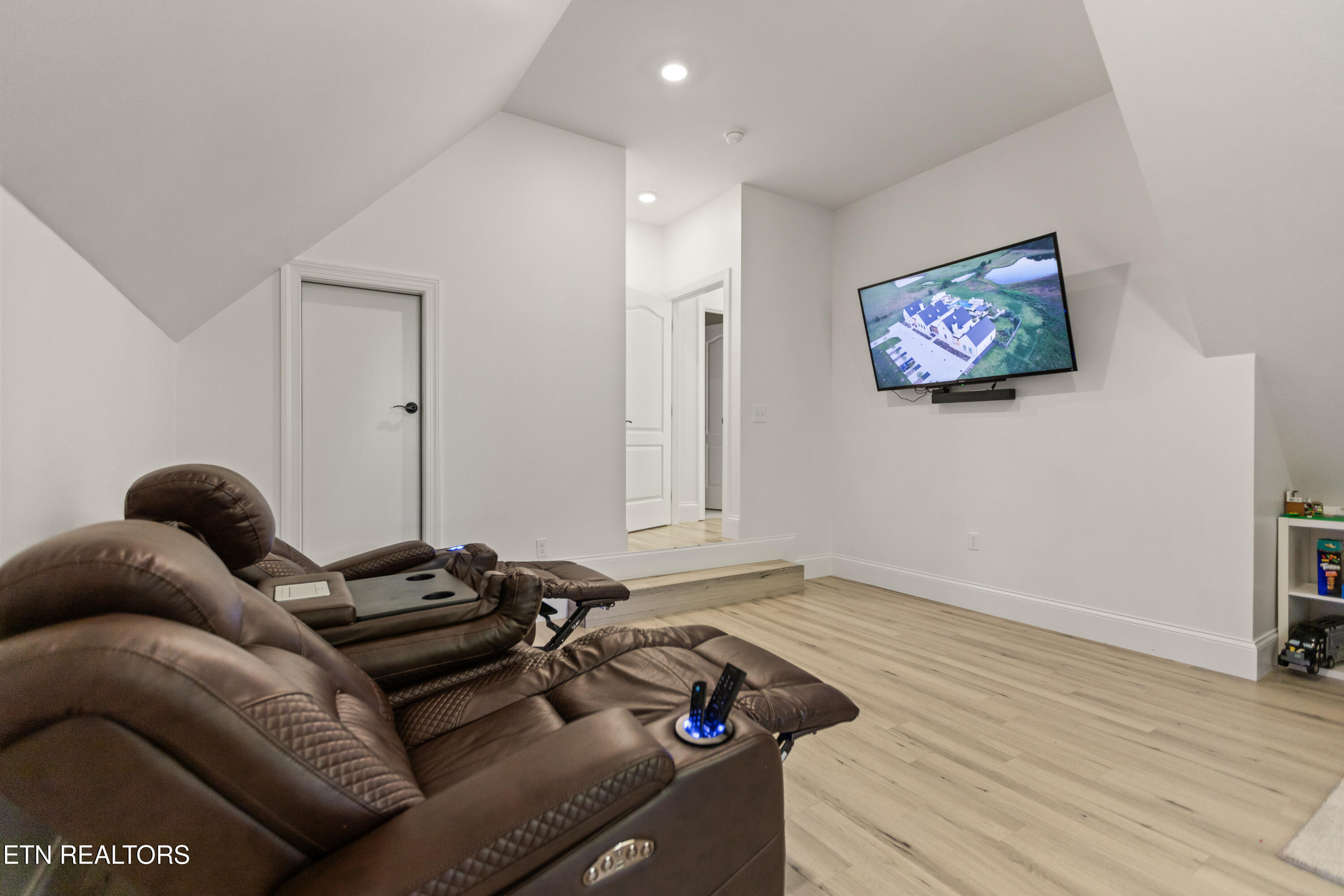 5024 Skyview Knoxville TN 37917