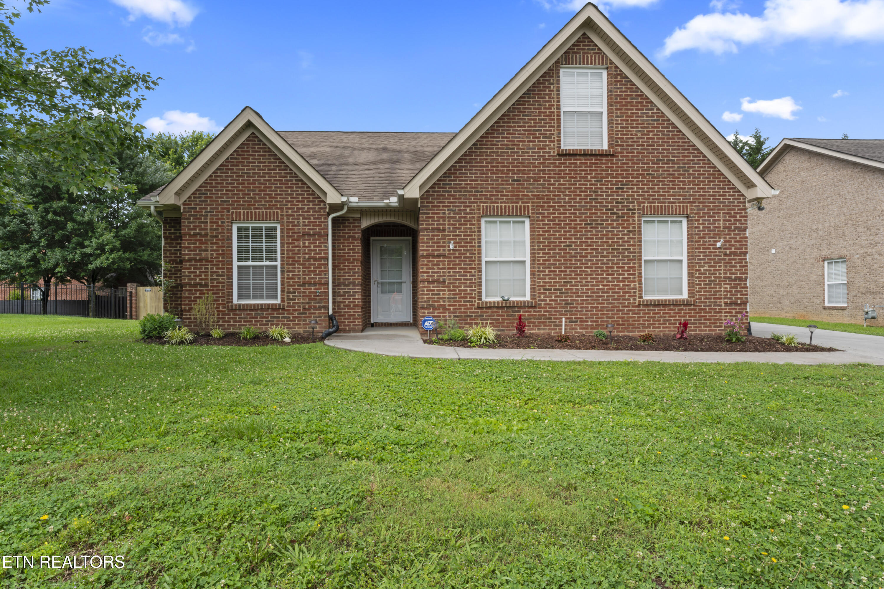 1709 Bonnie Roach Lane Knoxville TN 37922