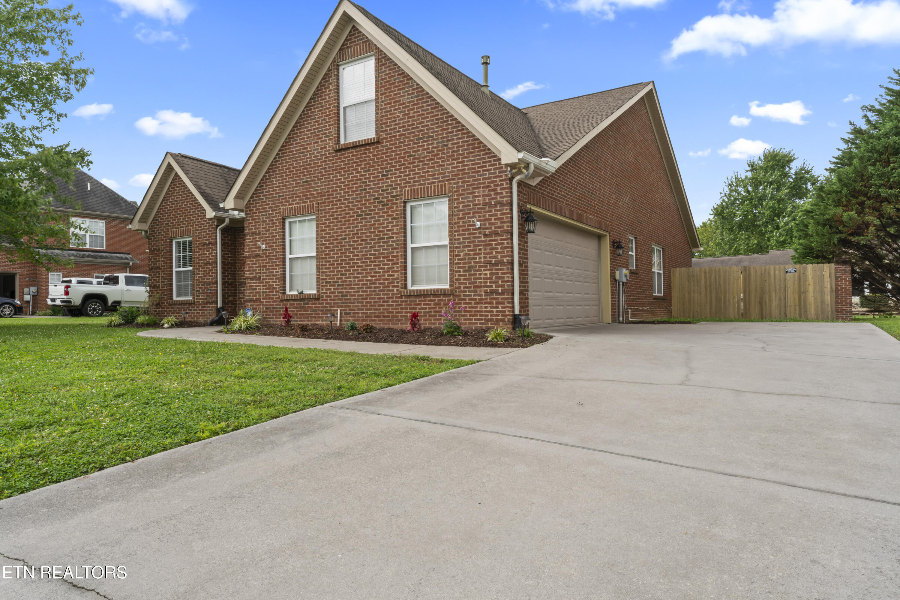 1709 Bonnie Roach Lane Knoxville TN 37922