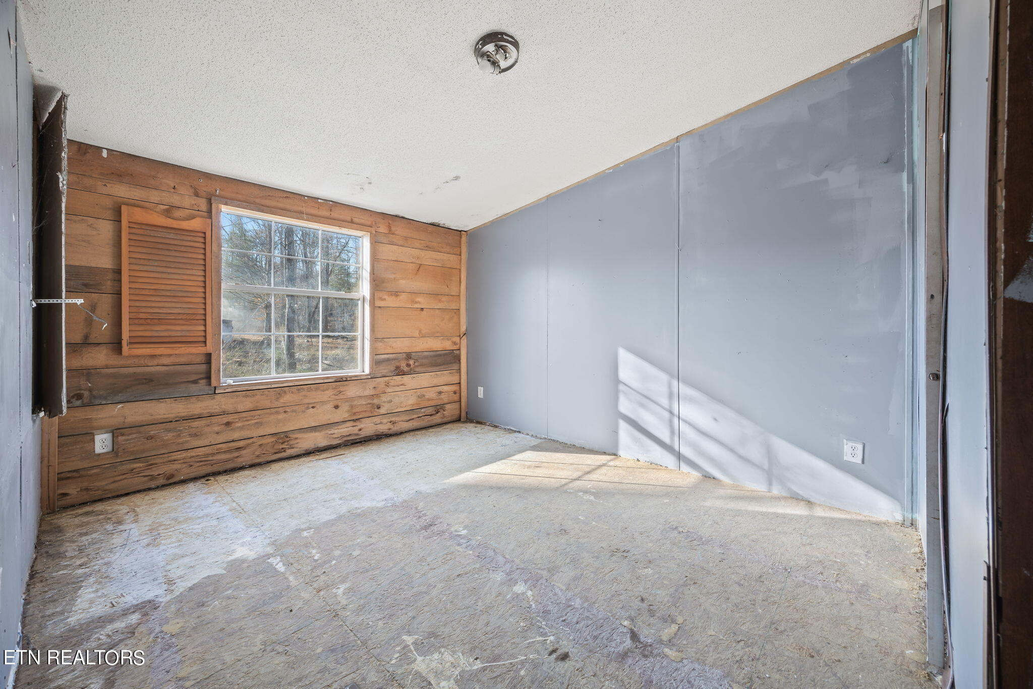 1132 Al Goss Road Crossville TN 38571