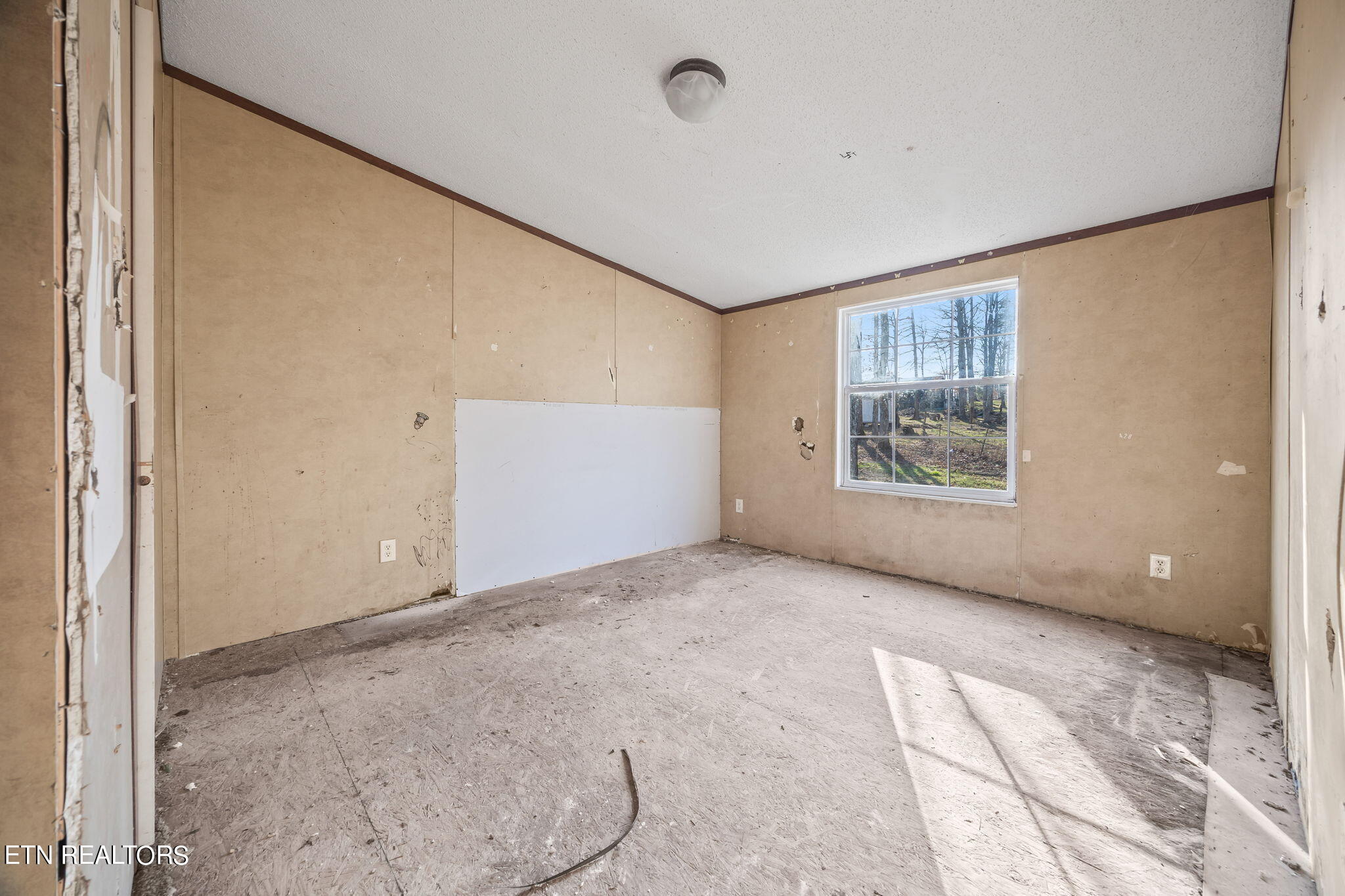 1132 Al Goss Road Crossville TN 38571