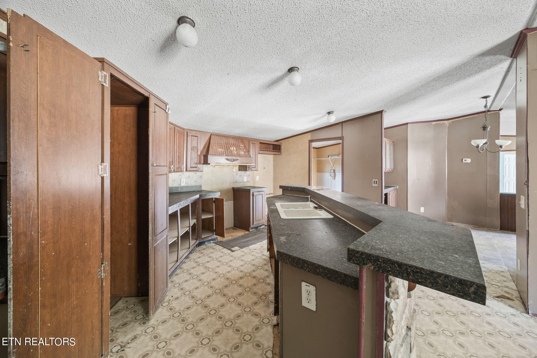 1132 Al Goss Road Crossville TN 38571