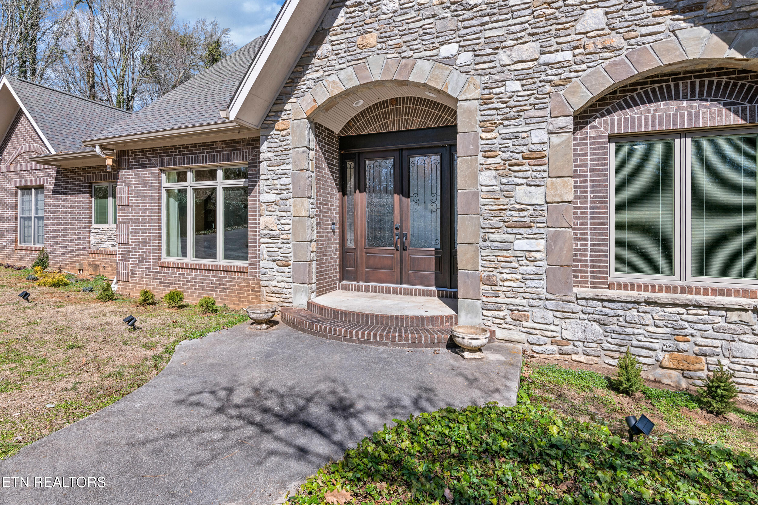 2304 Lakemoor Drive Knoxville TN 37920