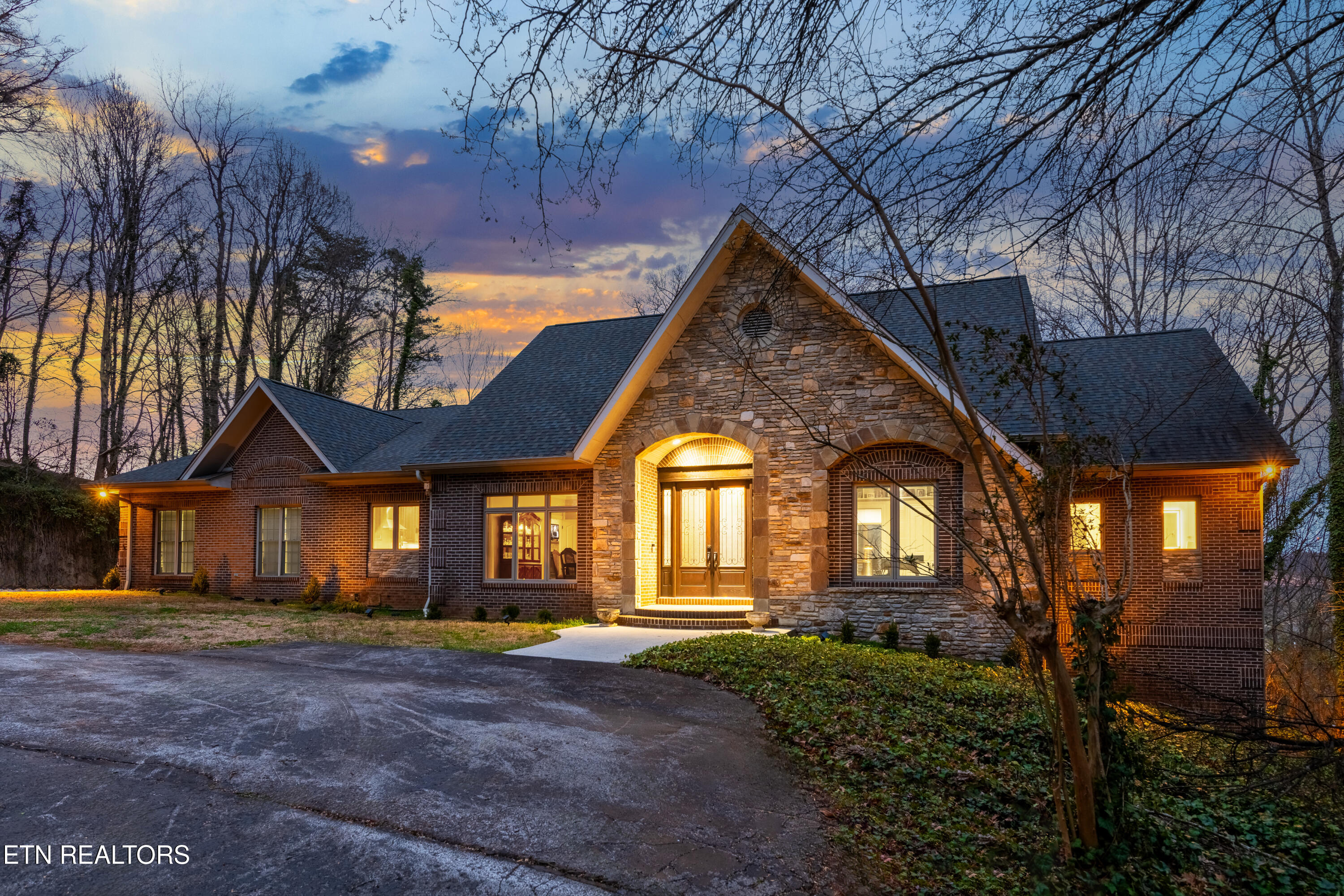 2304 Lakemoor Drive Knoxville TN 37920