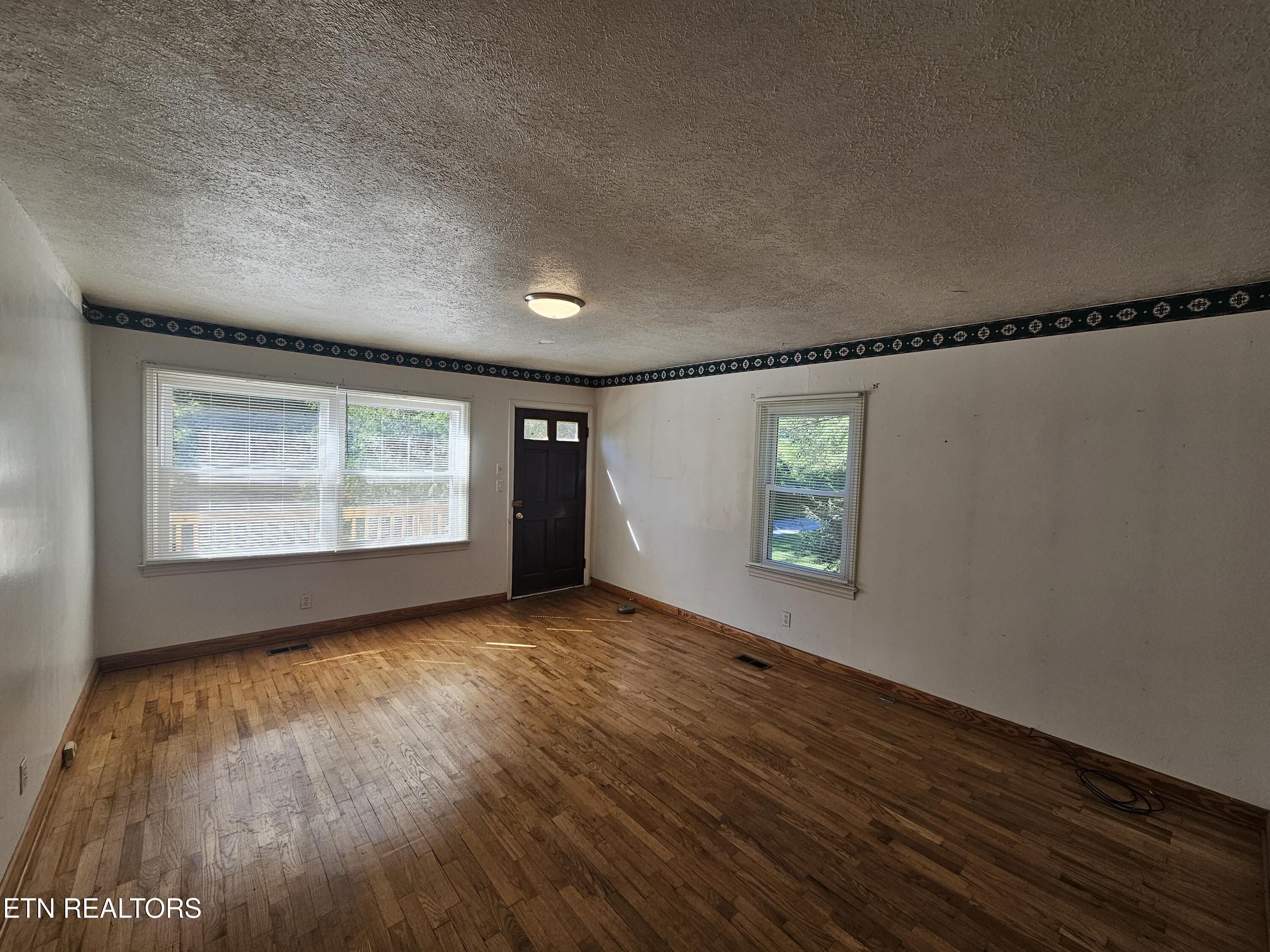 1345 Blockhouse Valley Road Clinton TN 37716