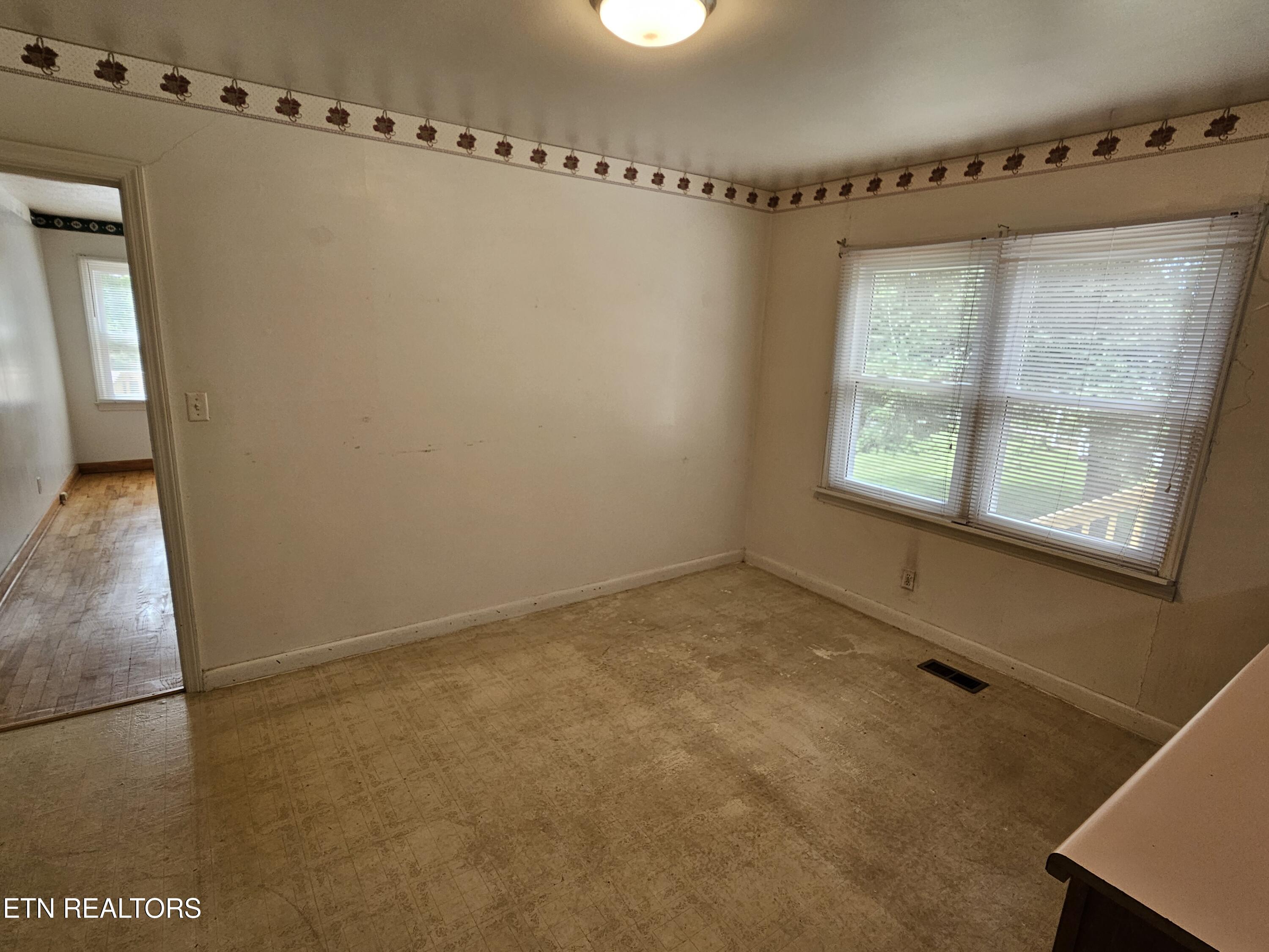1345 Blockhouse Valley Road Clinton TN 37716