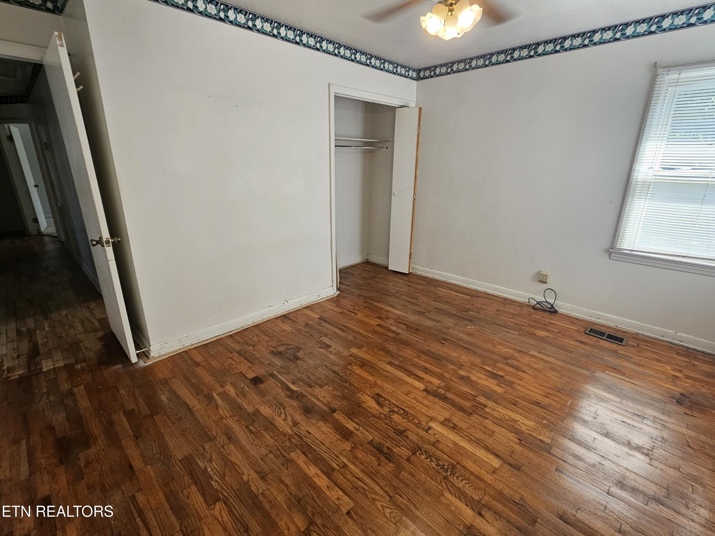 1345 Blockhouse Valley Road Clinton TN 37716