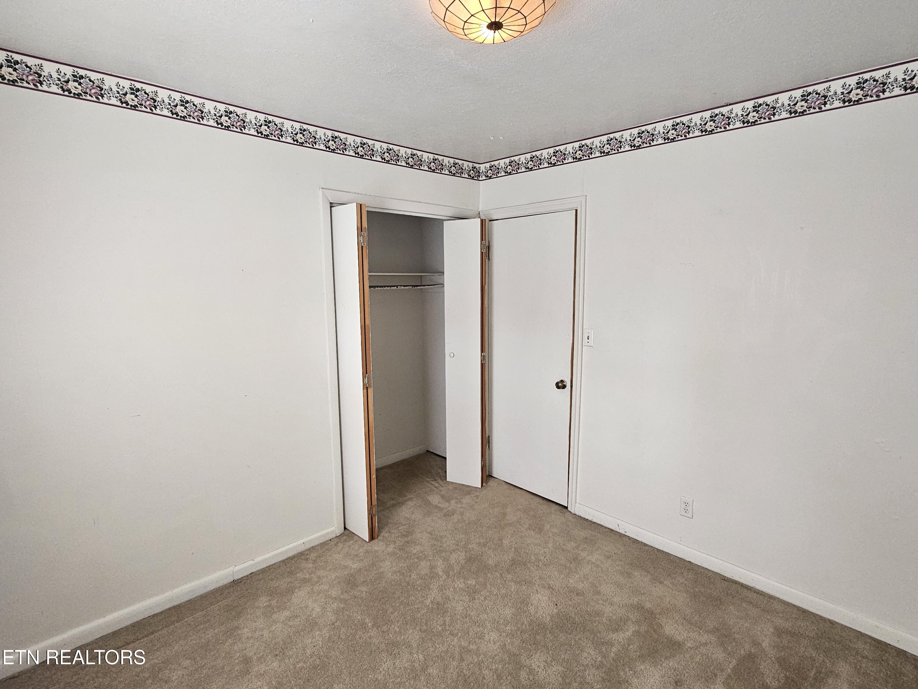 1345 Blockhouse Valley Road Clinton TN 37716