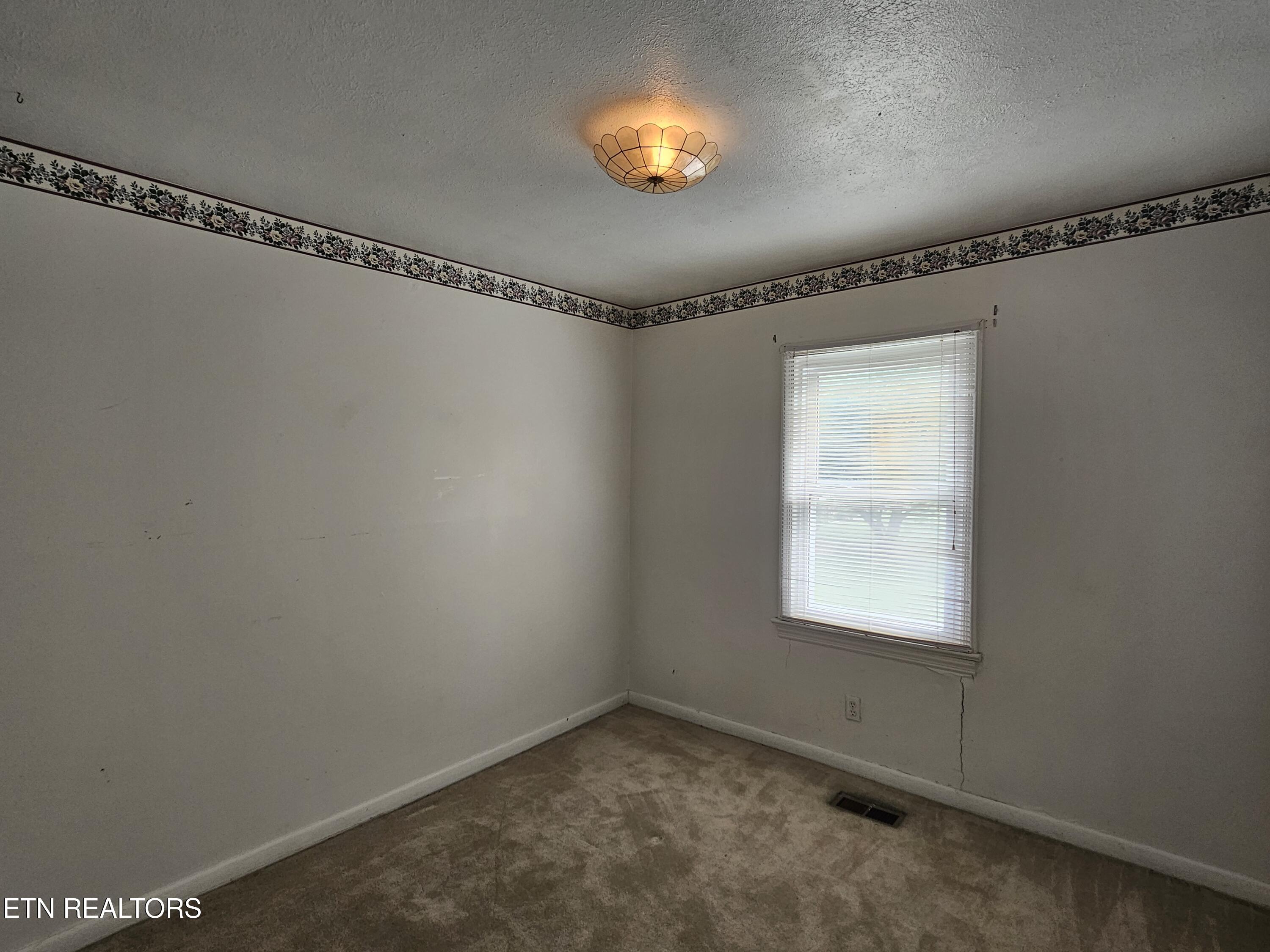1345 Blockhouse Valley Road Clinton TN 37716