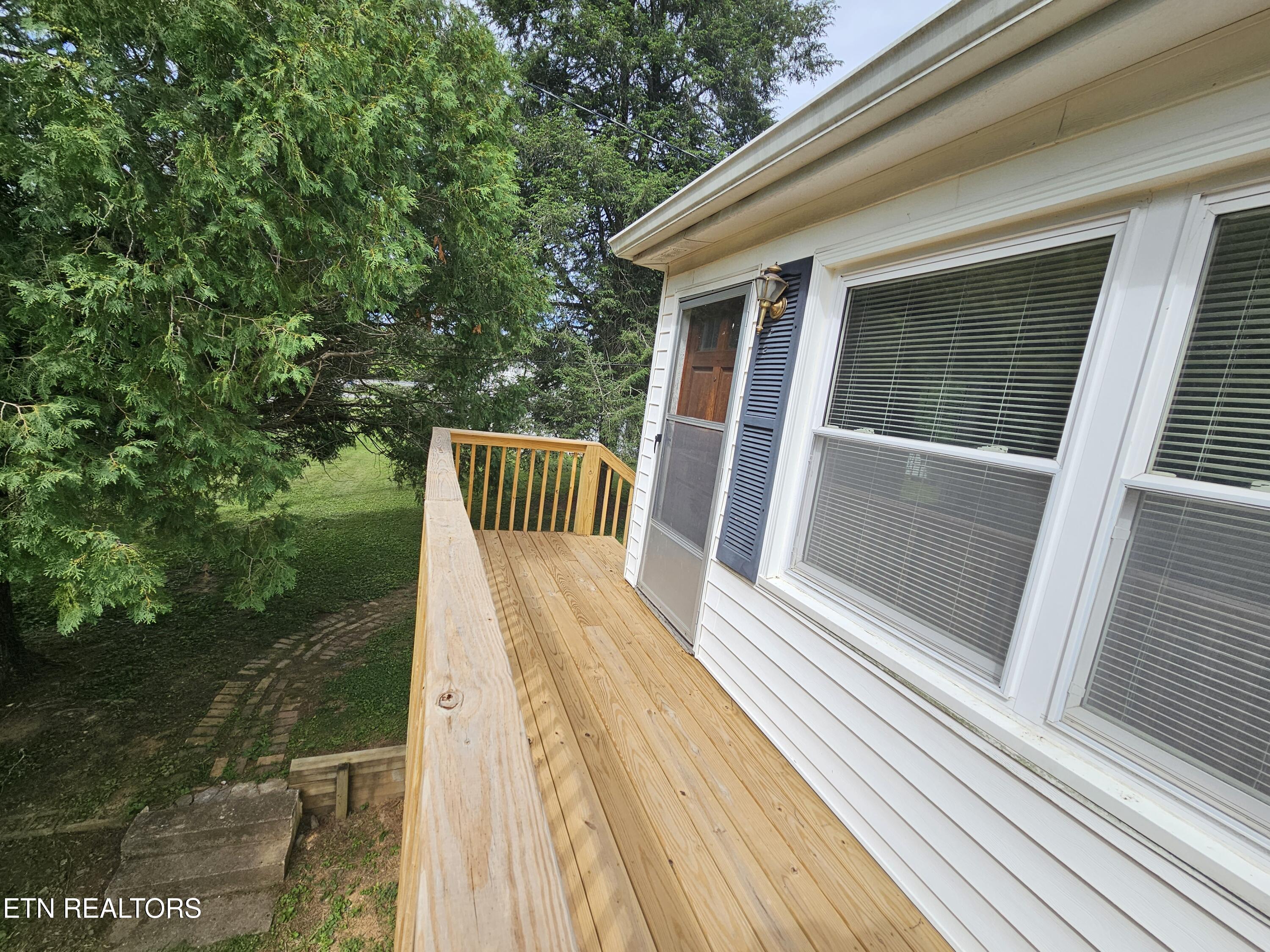 1345 Blockhouse Valley Road Clinton TN 37716