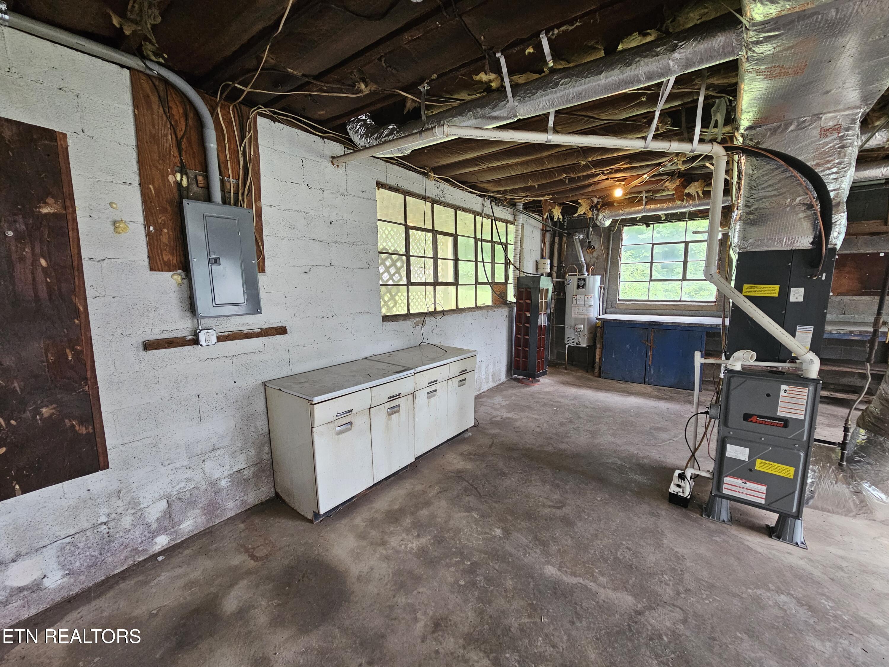 1345 Blockhouse Valley Road Clinton TN 37716