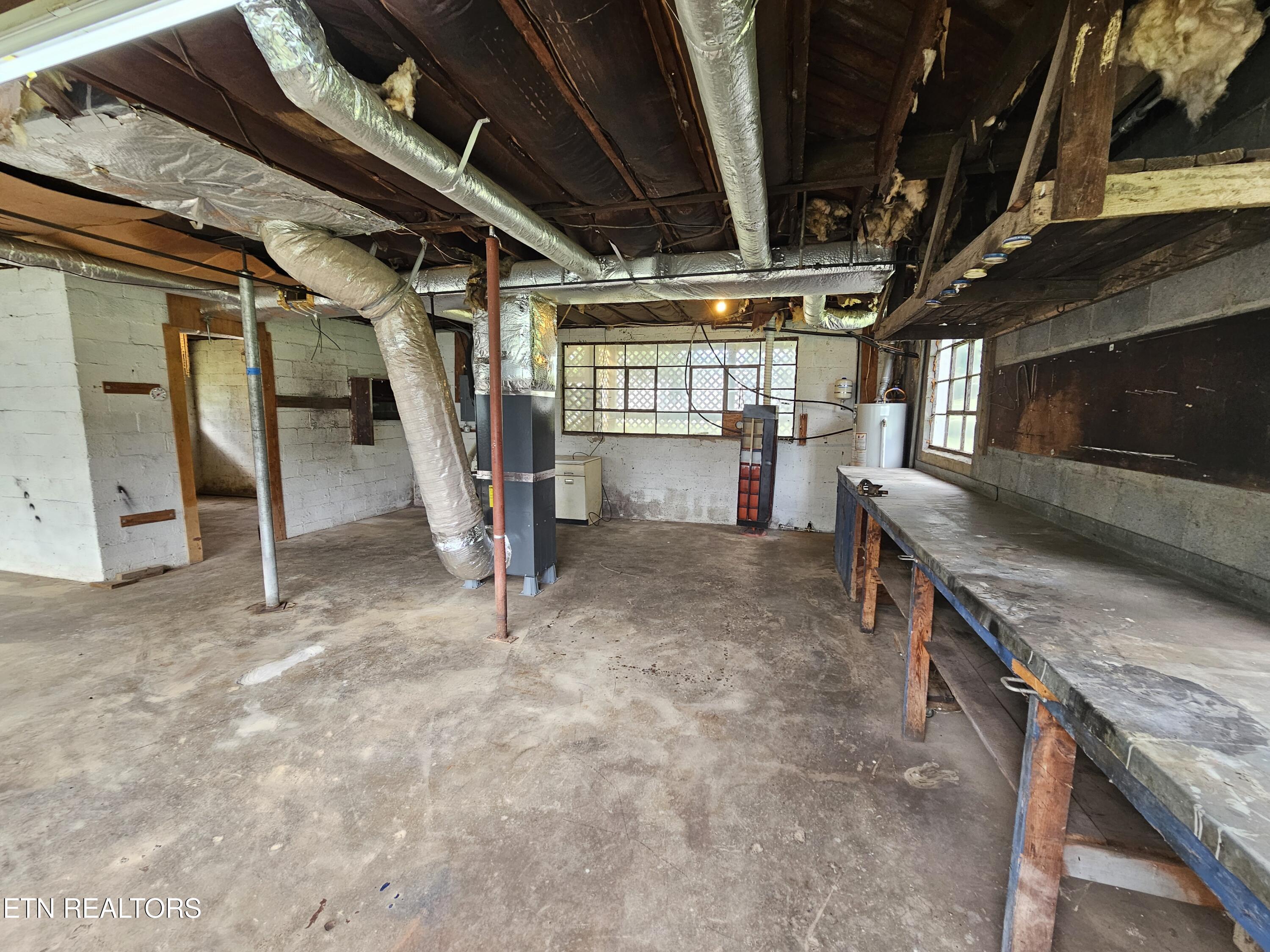 1345 Blockhouse Valley Road Clinton TN 37716