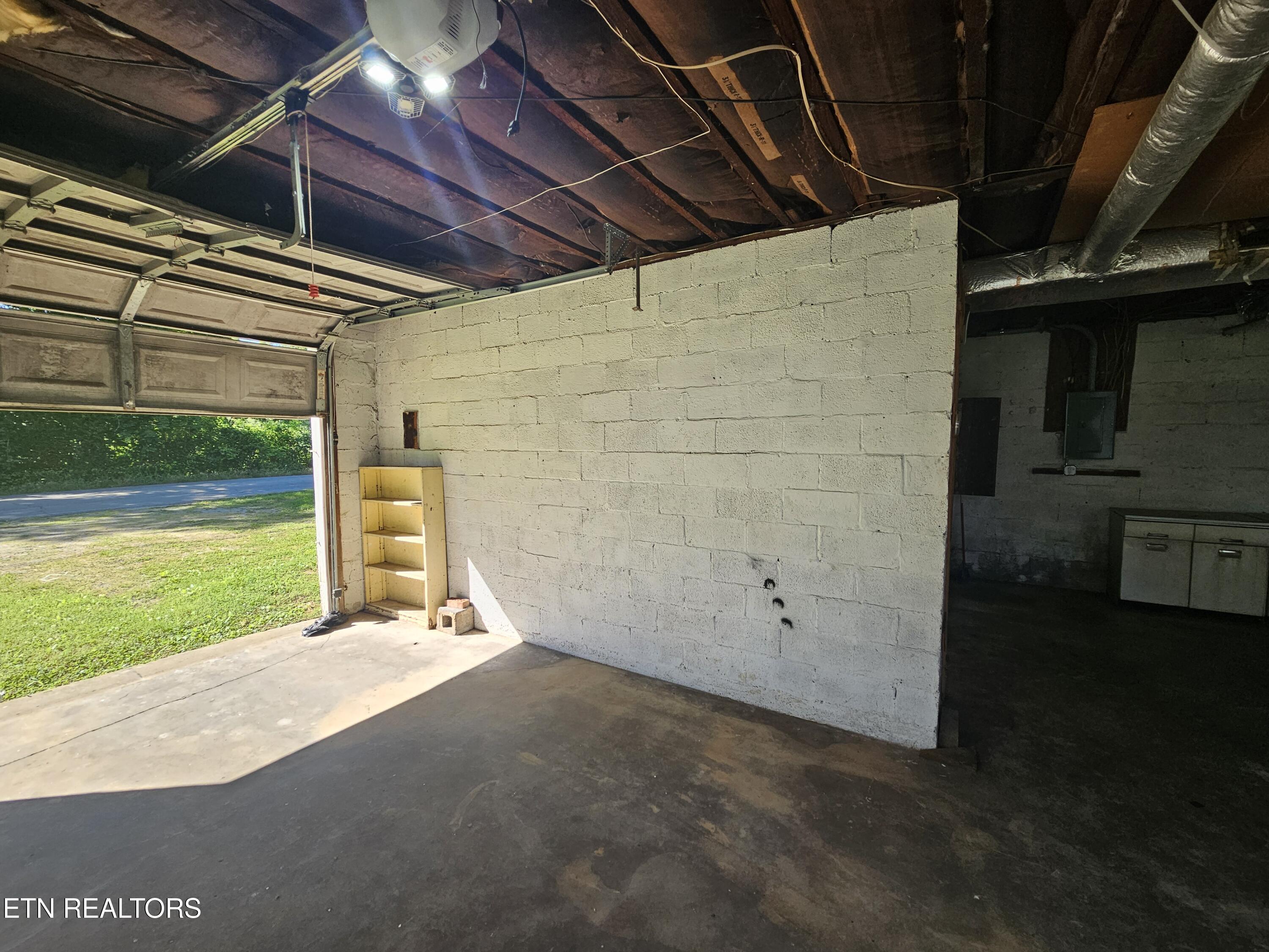 1345 Blockhouse Valley Road Clinton TN 37716