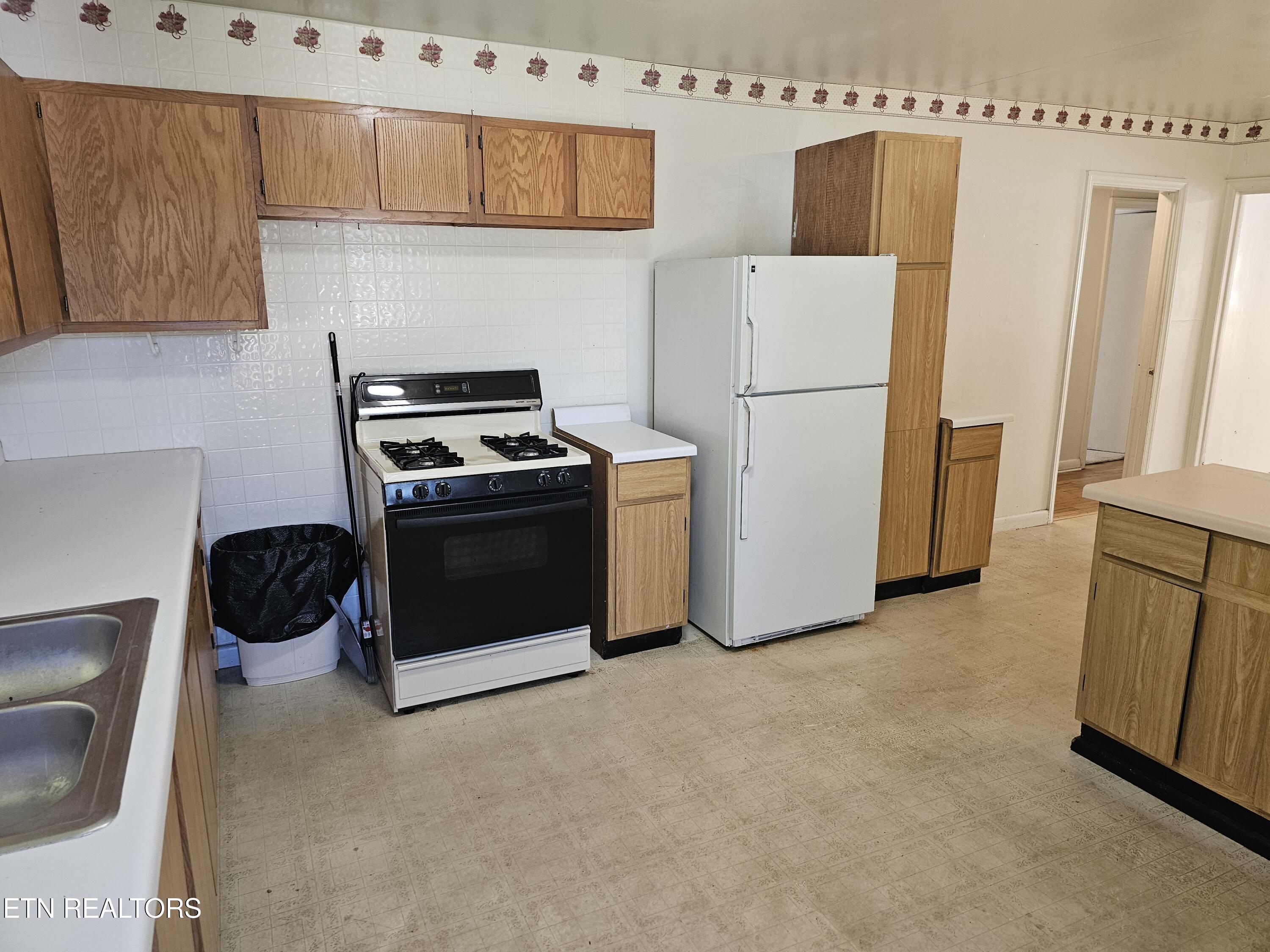 1345 Blockhouse Valley Road Clinton TN 37716