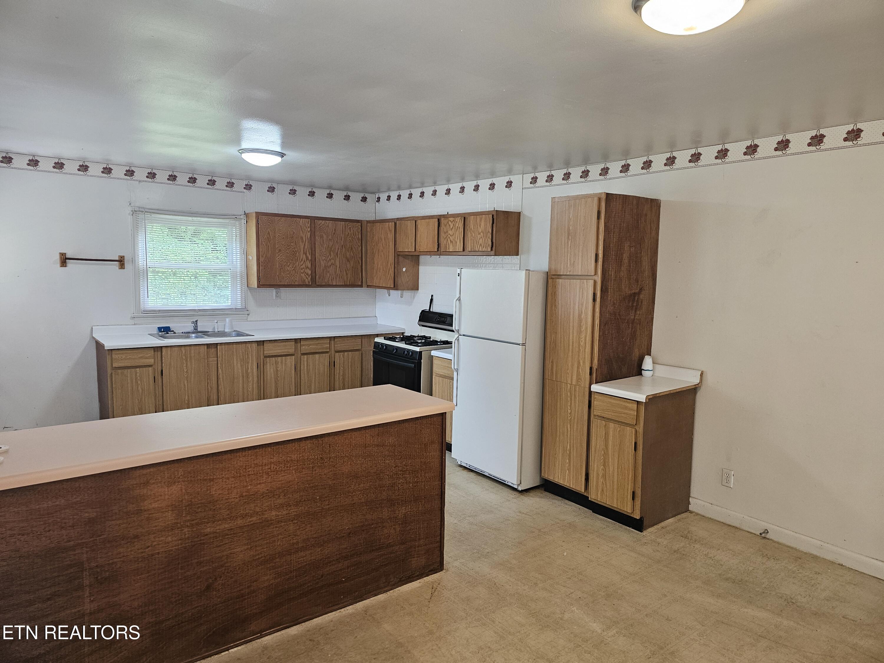 1345 Blockhouse Valley Road Clinton TN 37716