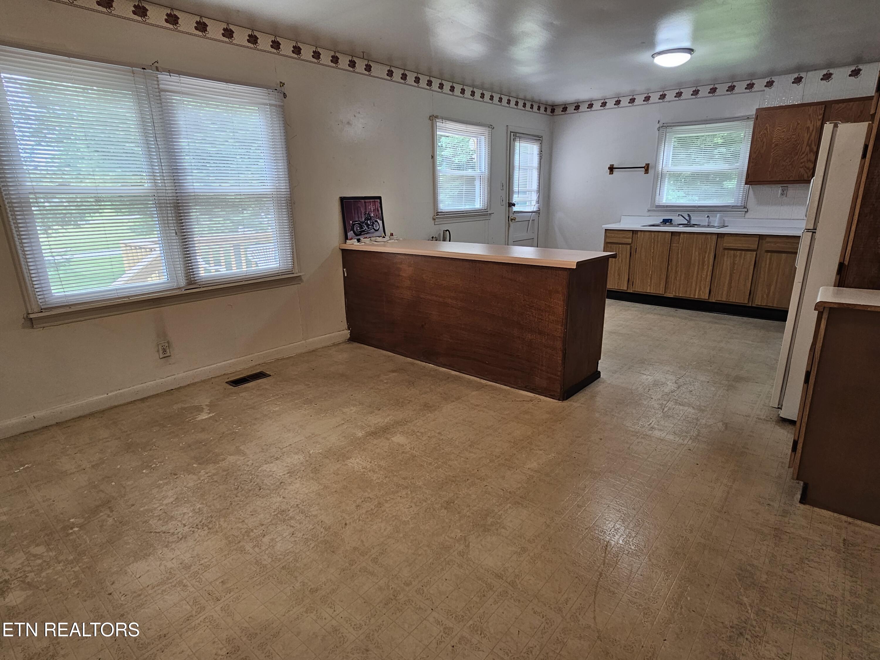 1345 Blockhouse Valley Road Clinton TN 37716