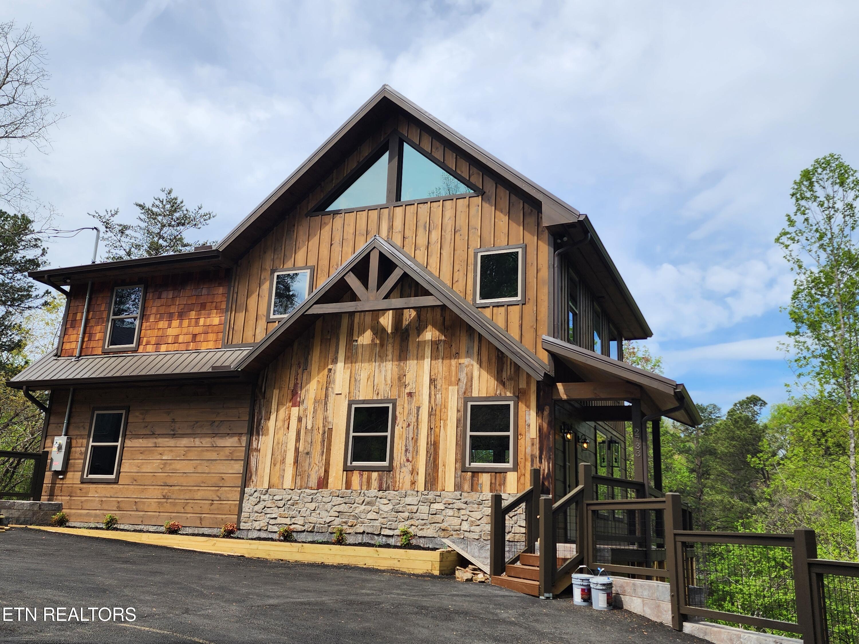 2733 Dogwood Loop Drive Sevierville TN 37876