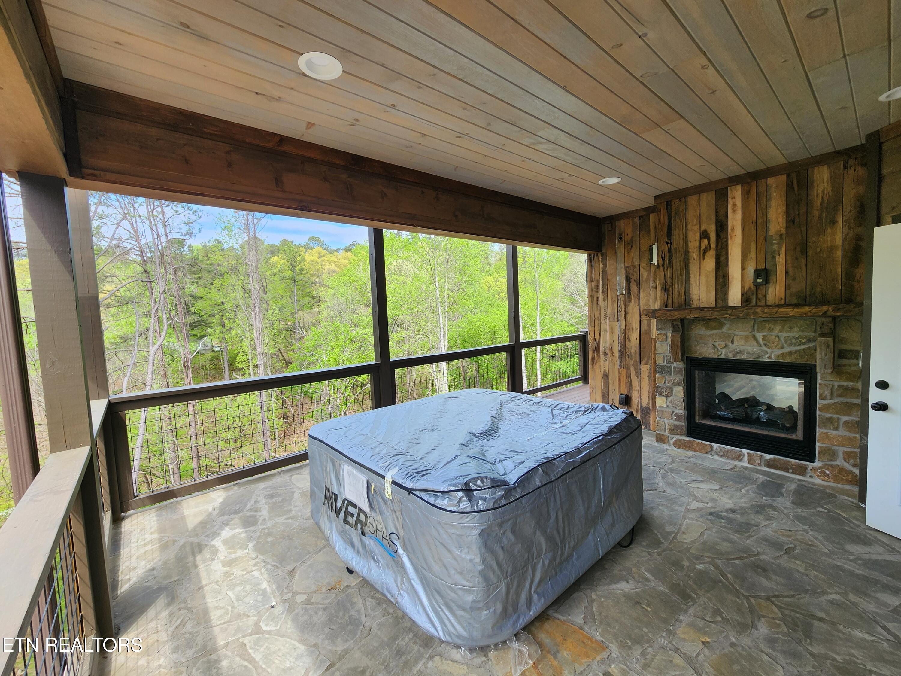 2733 Dogwood Loop Drive Sevierville TN 37876