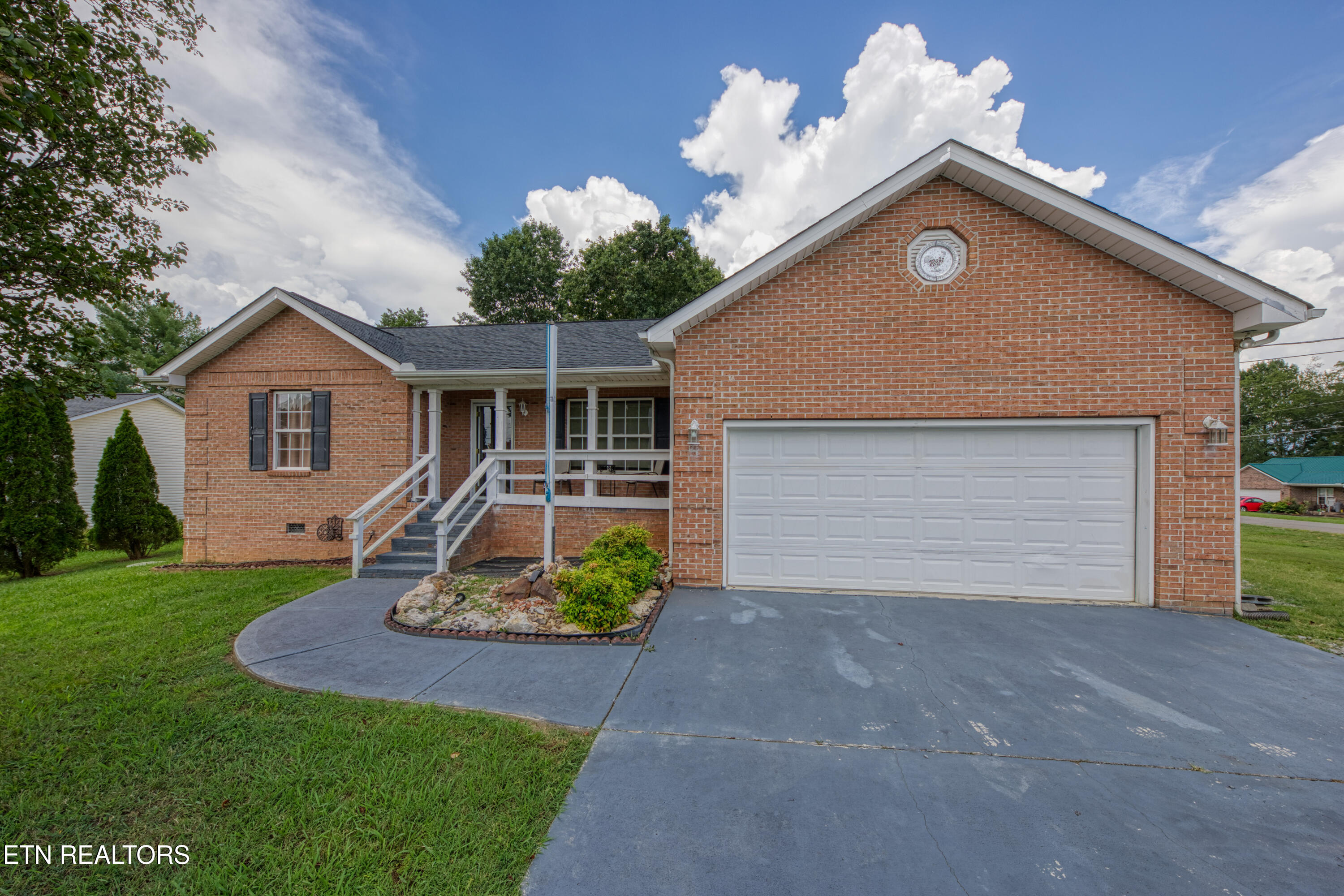 157 Acorn Drive Corryton TN 37721