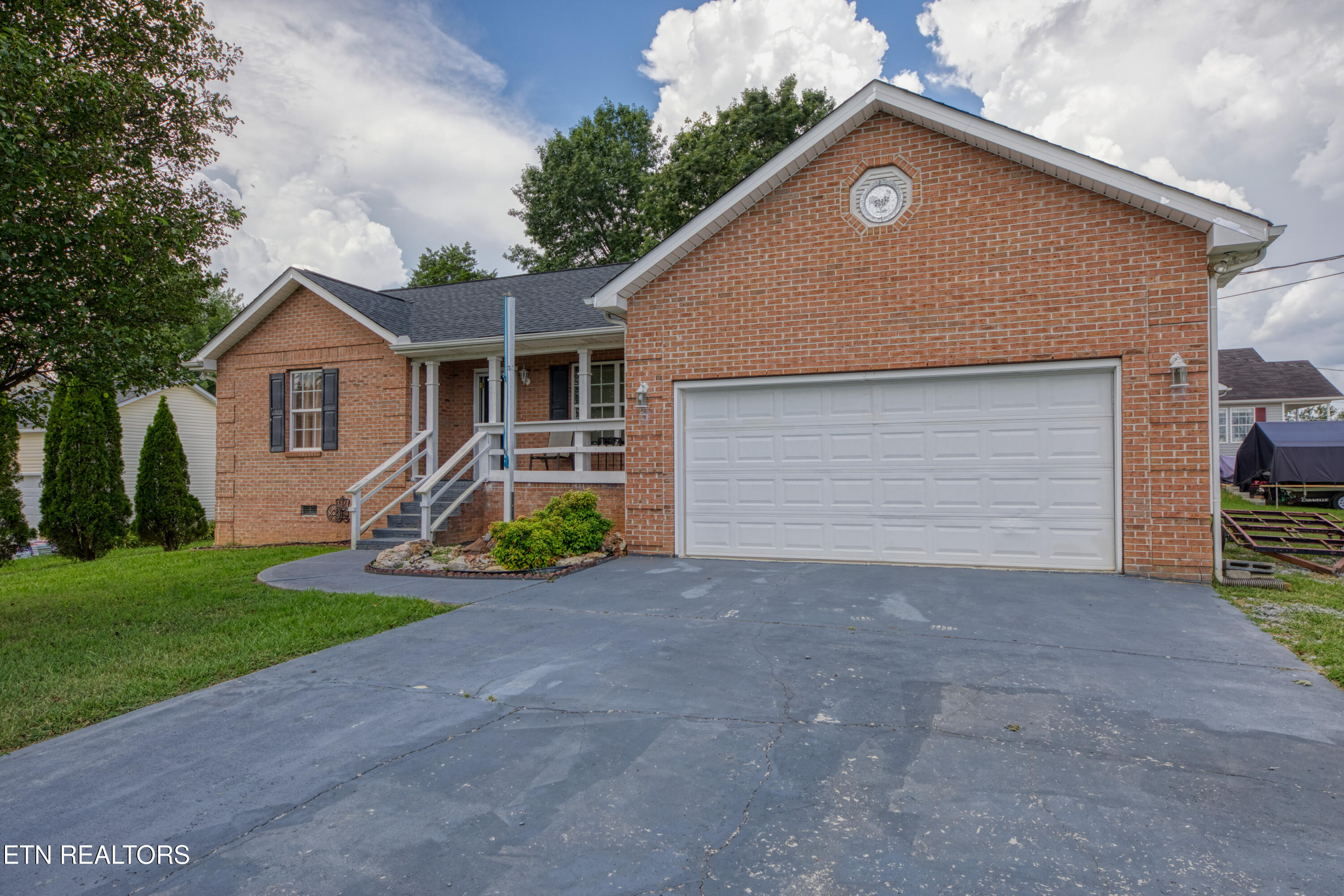 157 Acorn Drive Corryton TN 37721