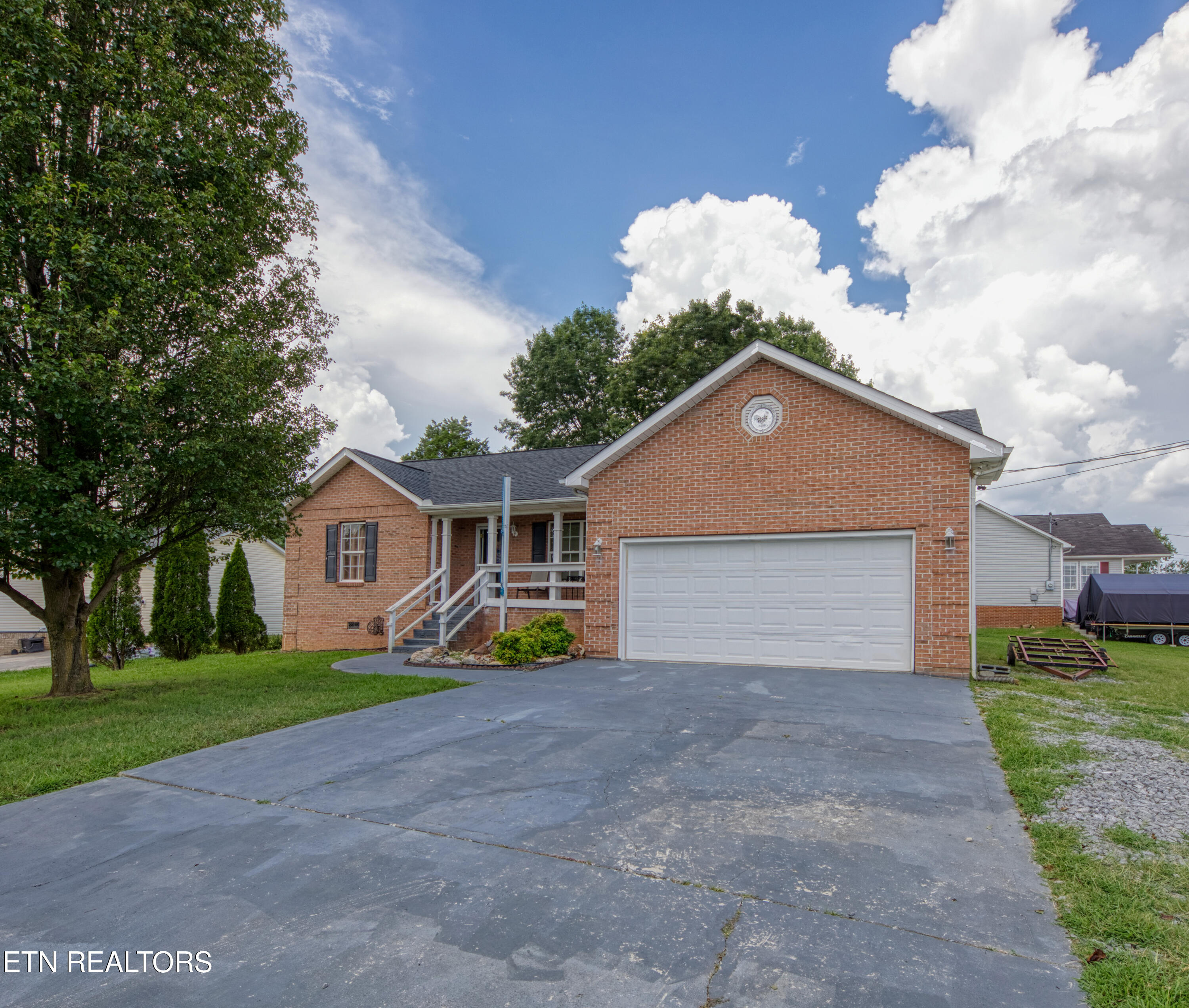 157 Acorn Drive Corryton TN 37721