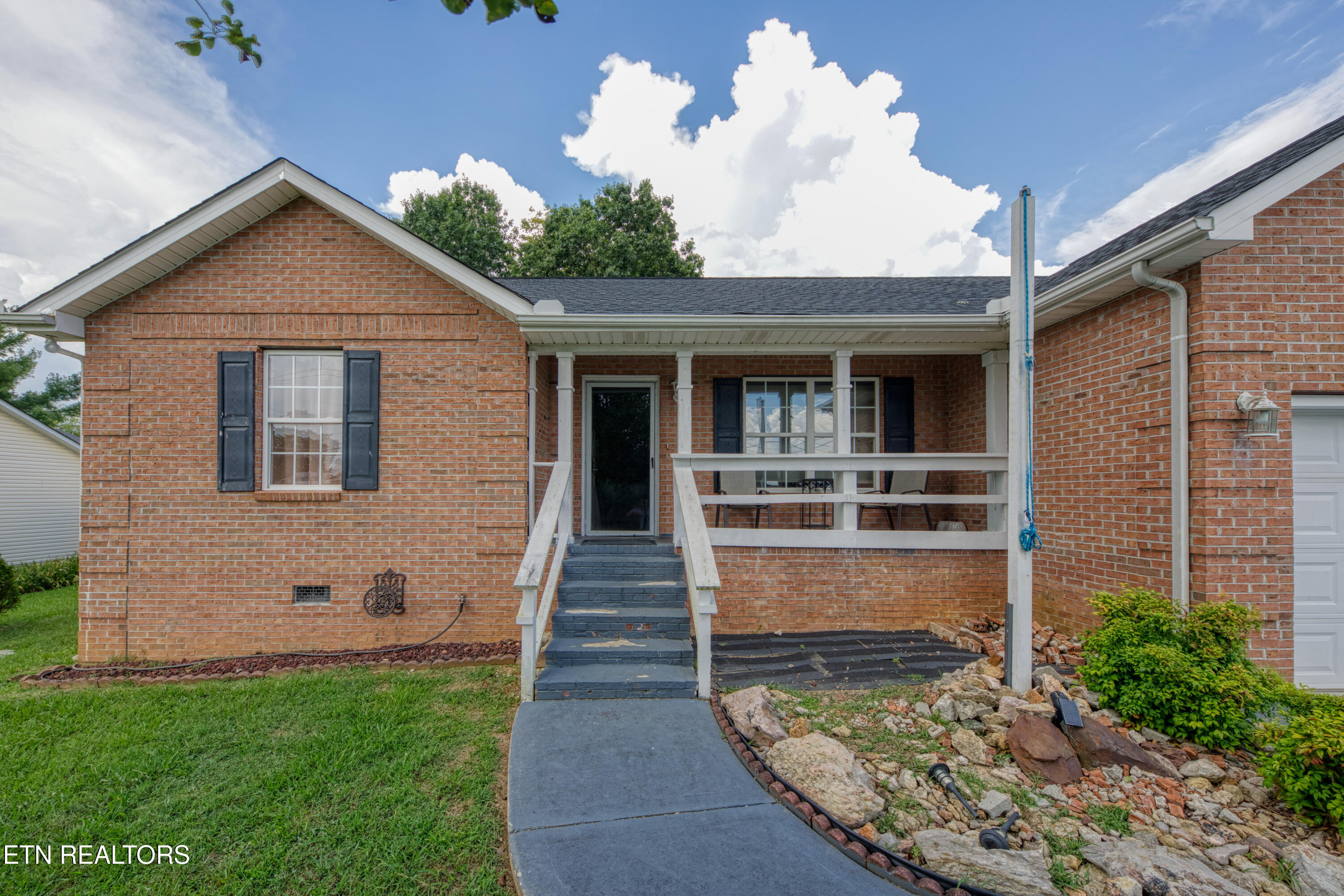 157 Acorn Drive Corryton TN 37721