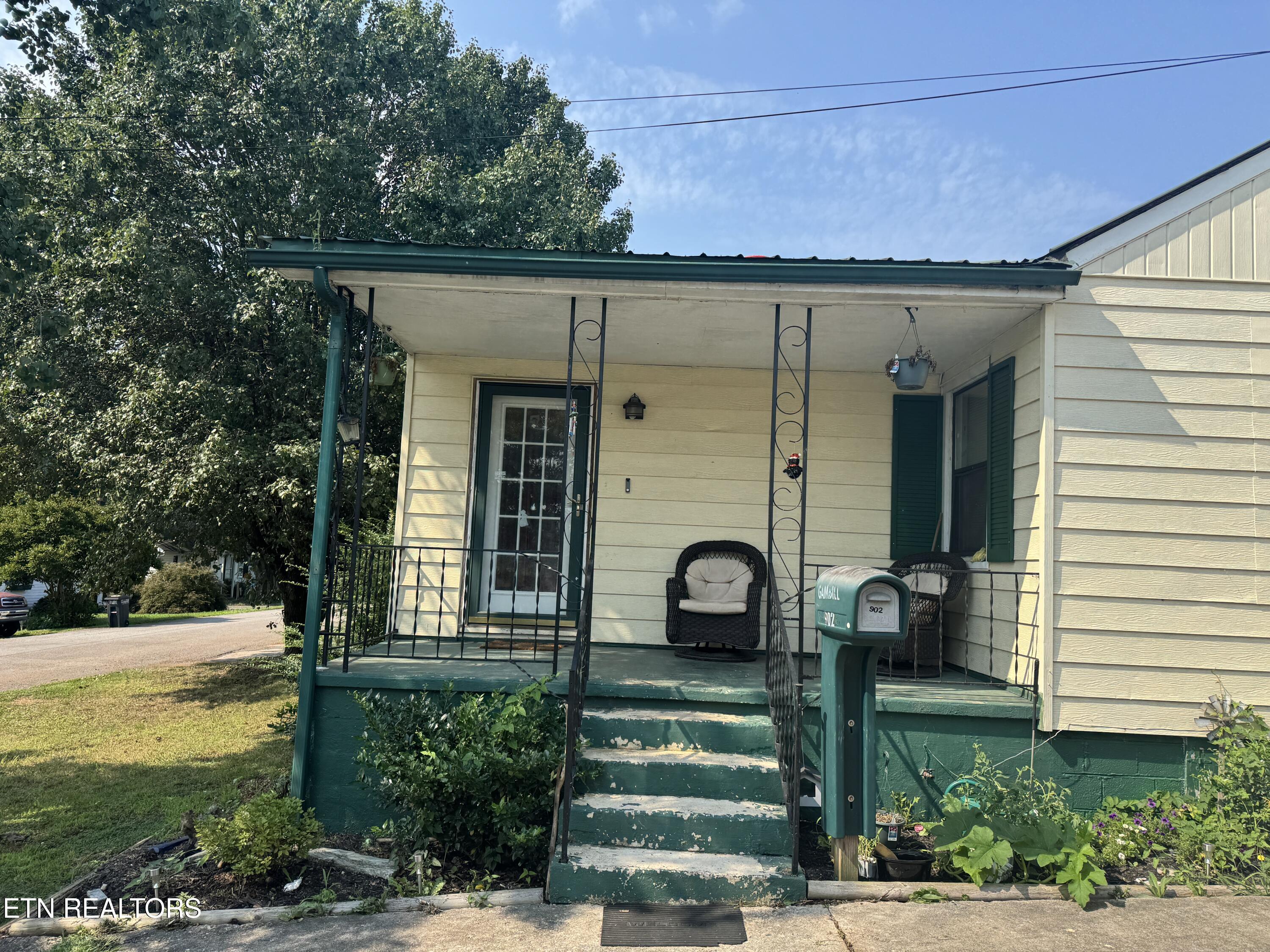 902 Rosedale Avenue Loudon TN 37774