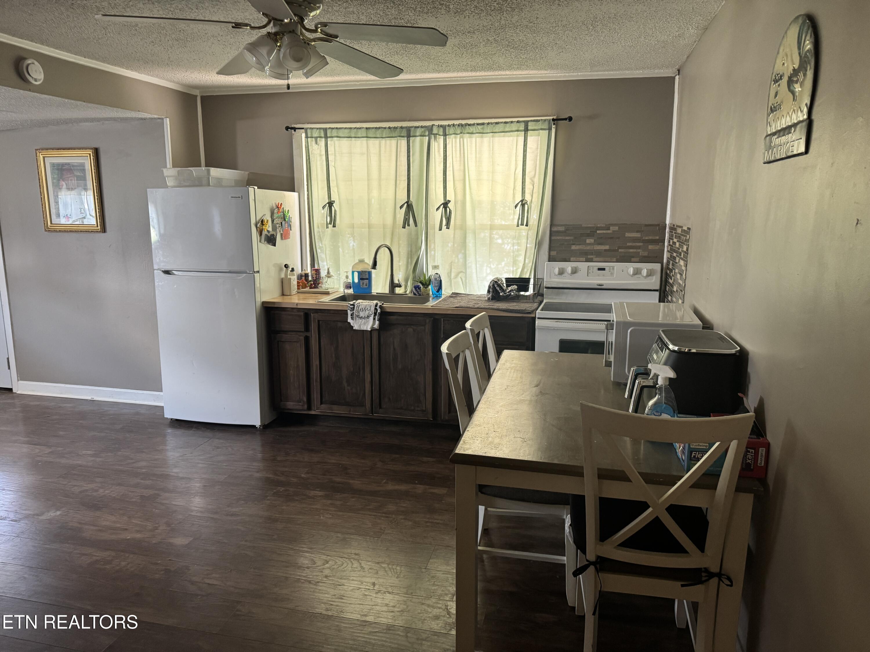 902 Rosedale Avenue Loudon TN 37774