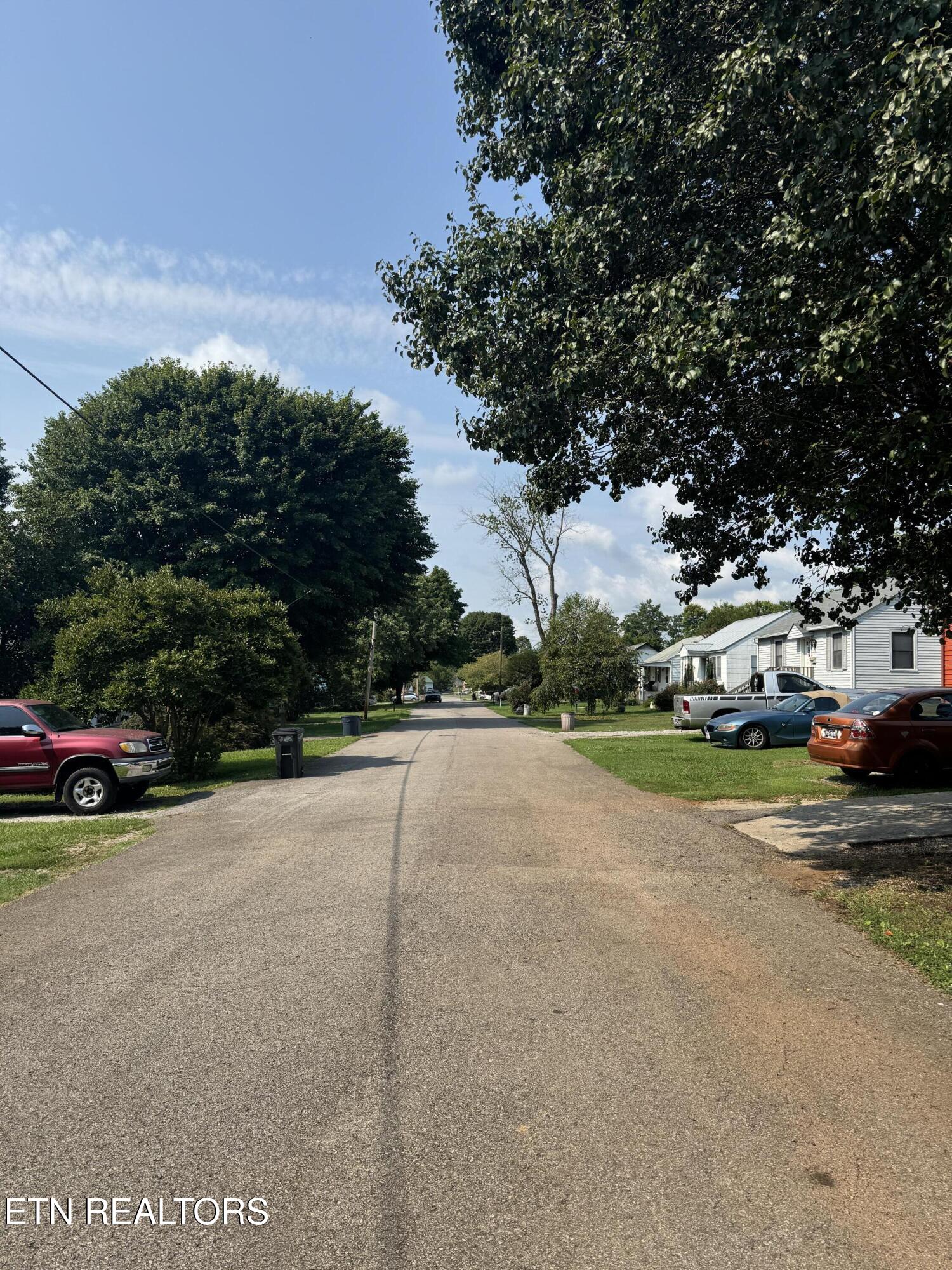 902 Rosedale Avenue Loudon TN 37774