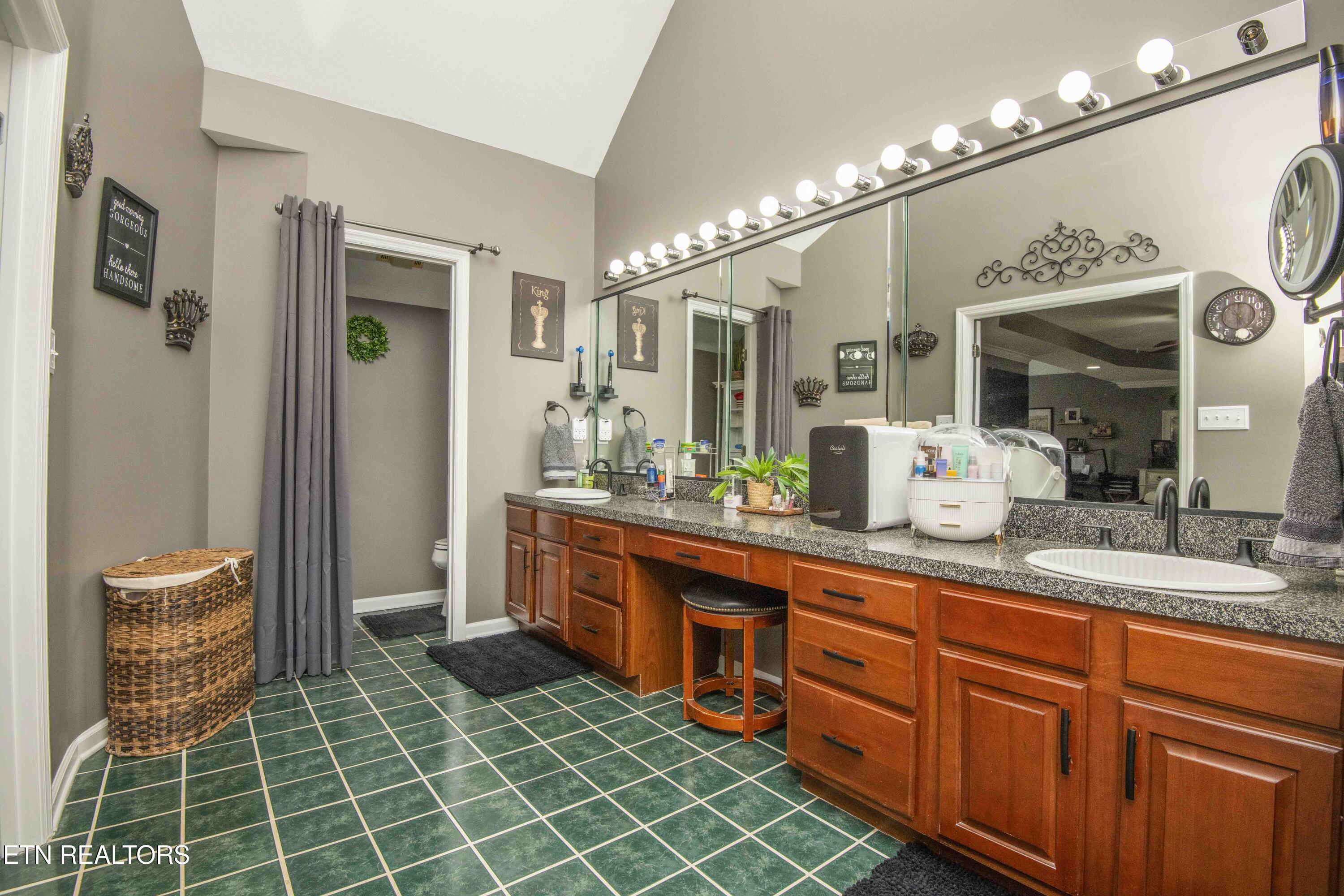 1330 Berkley Hills Lane Powell TN 37849