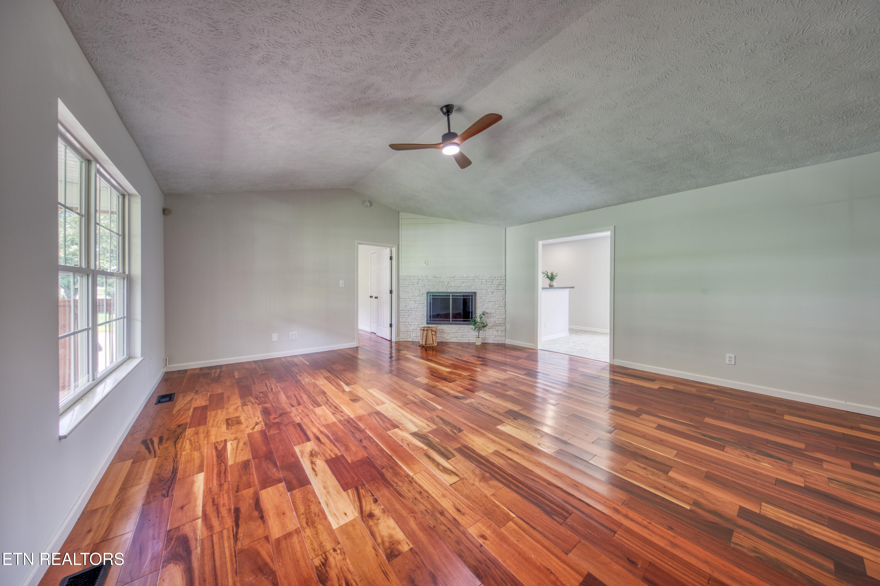 1233 Buford Court Greenback TN 37742