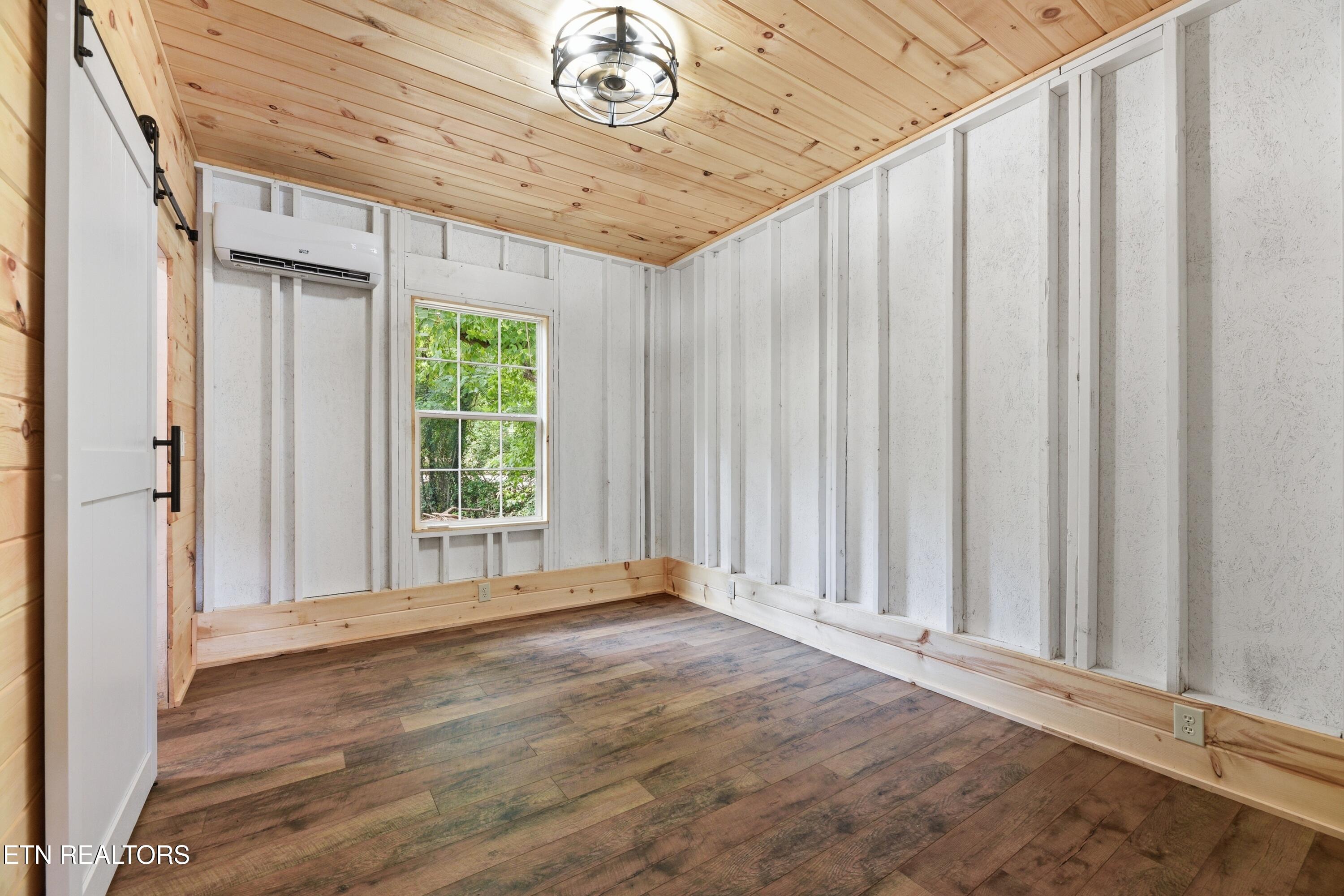 141 N Nevada Avenue Lafollette TN 37766