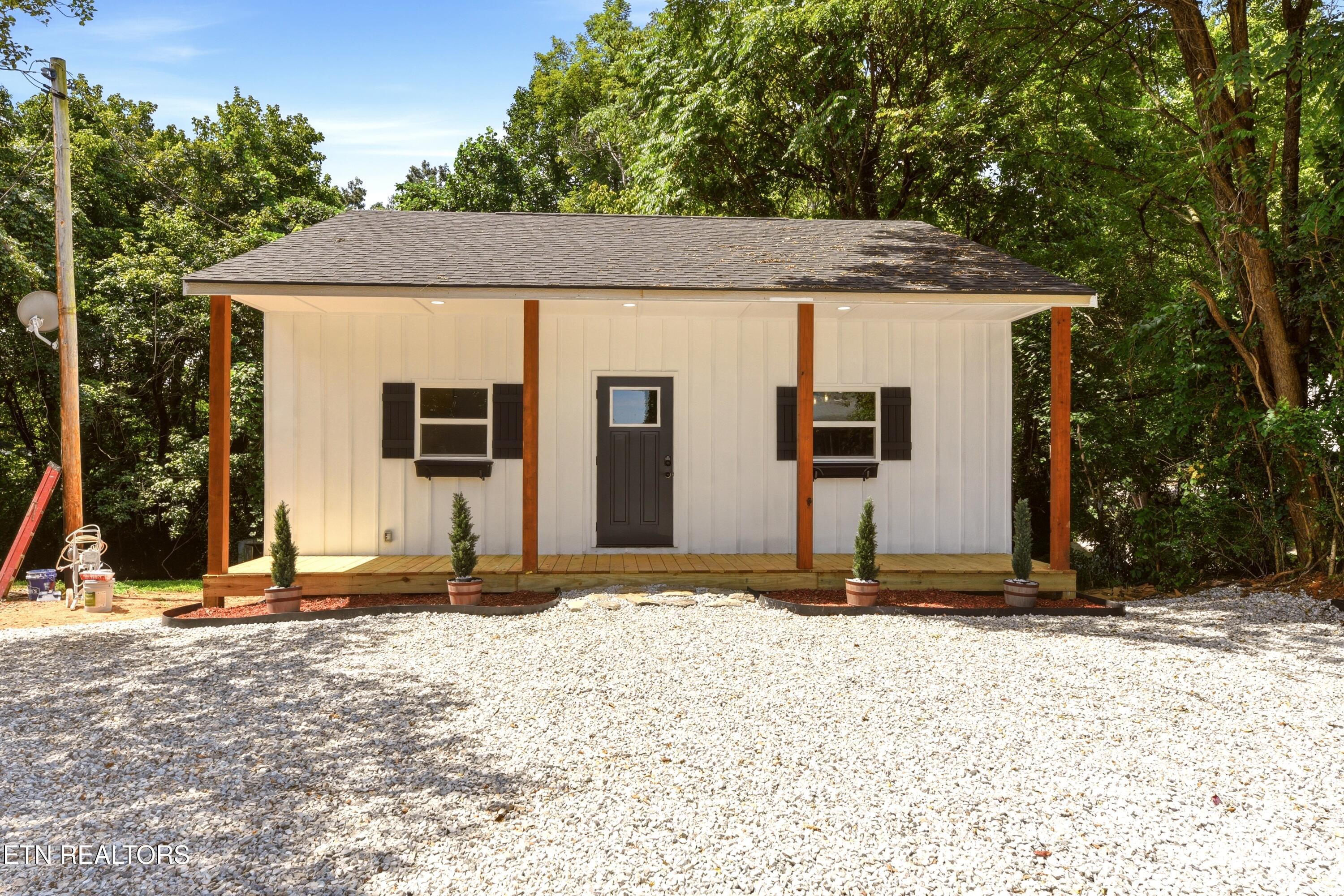 141 N Nevada Avenue Lafollette TN 37766
