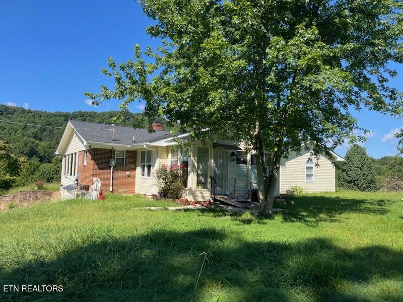 134 Old Pinecrest Road Jacksboro TN 37757