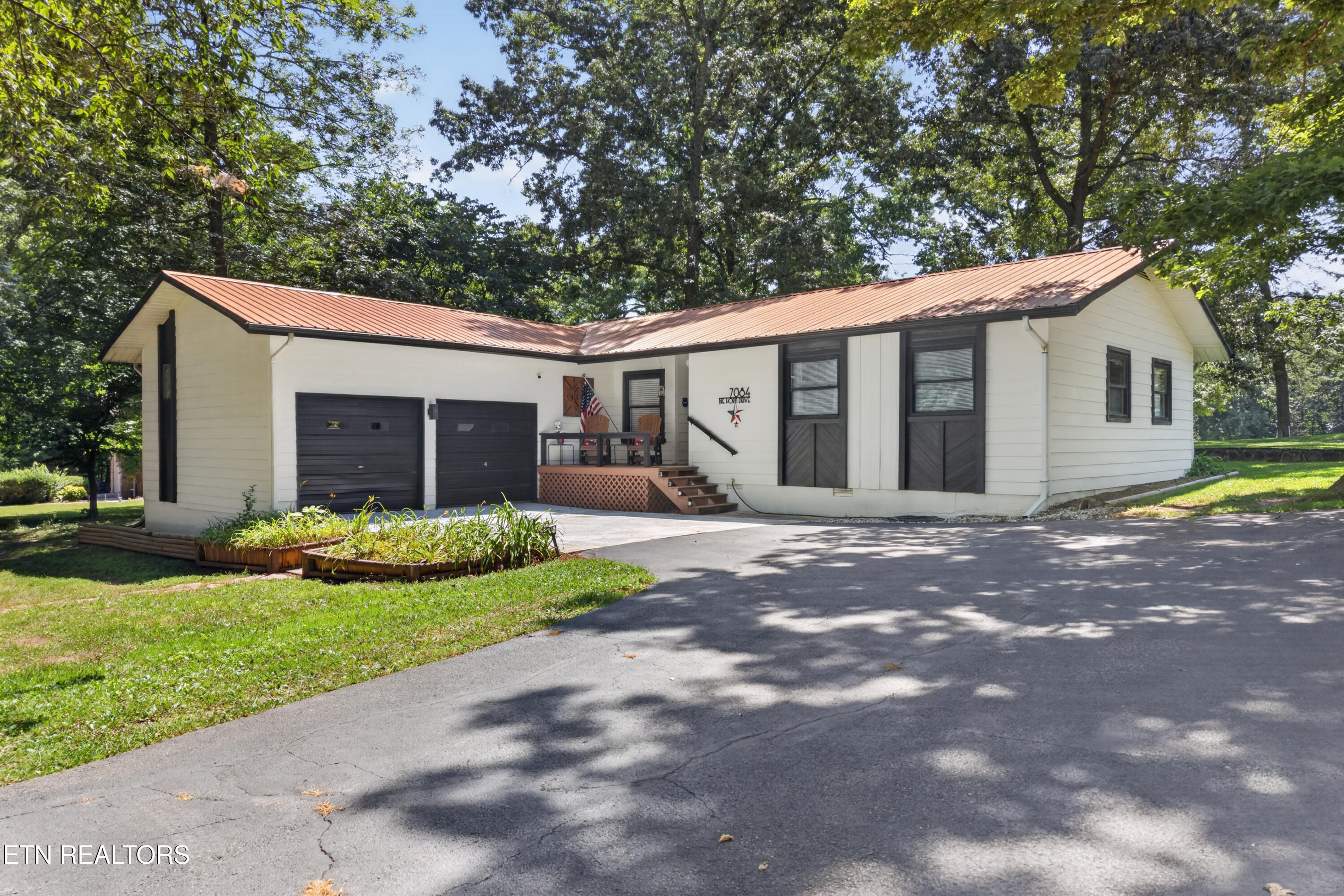 7084 Big Horn Drive Crossville TN 38572
