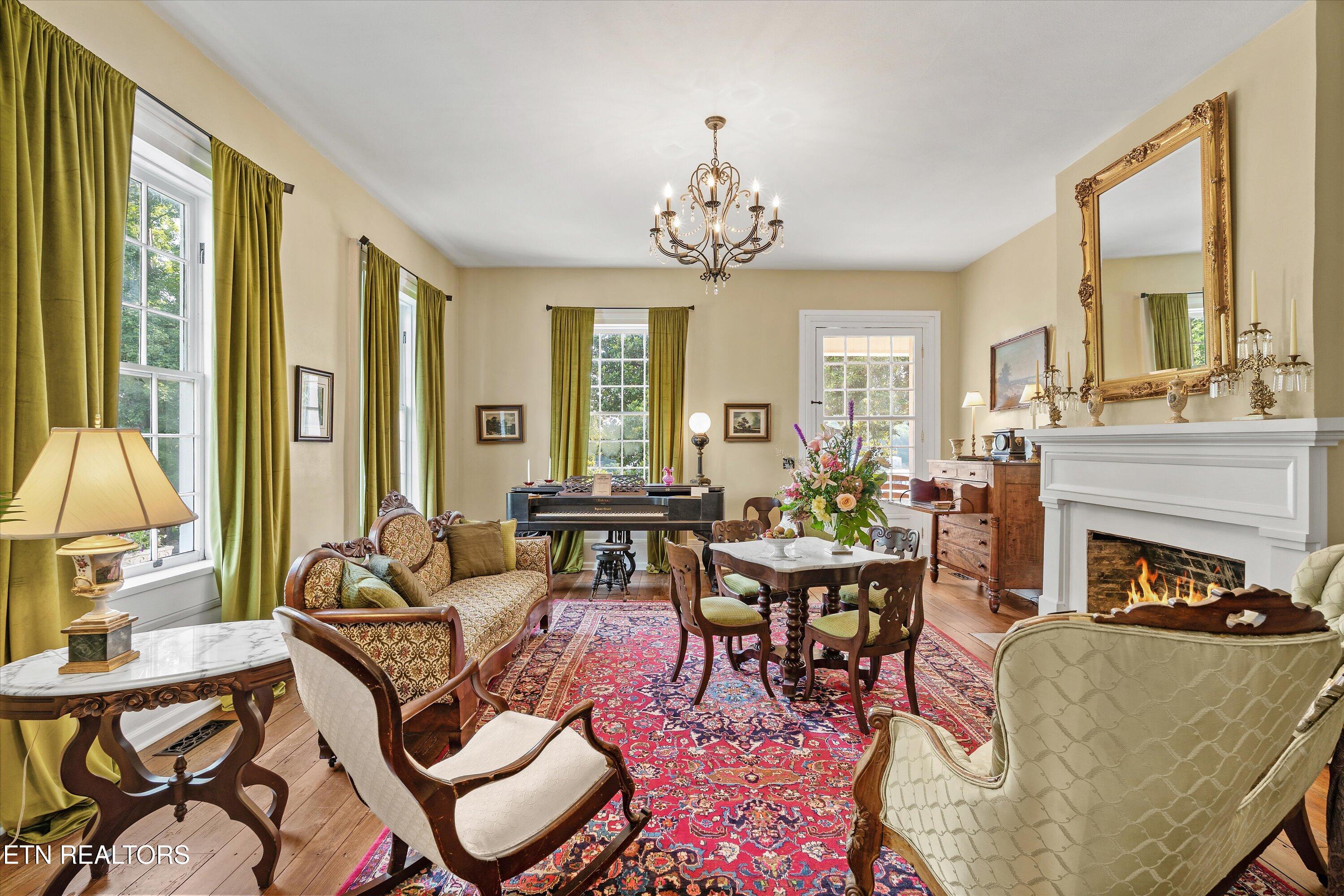 129/131 Elizabeth Athens TN 37303