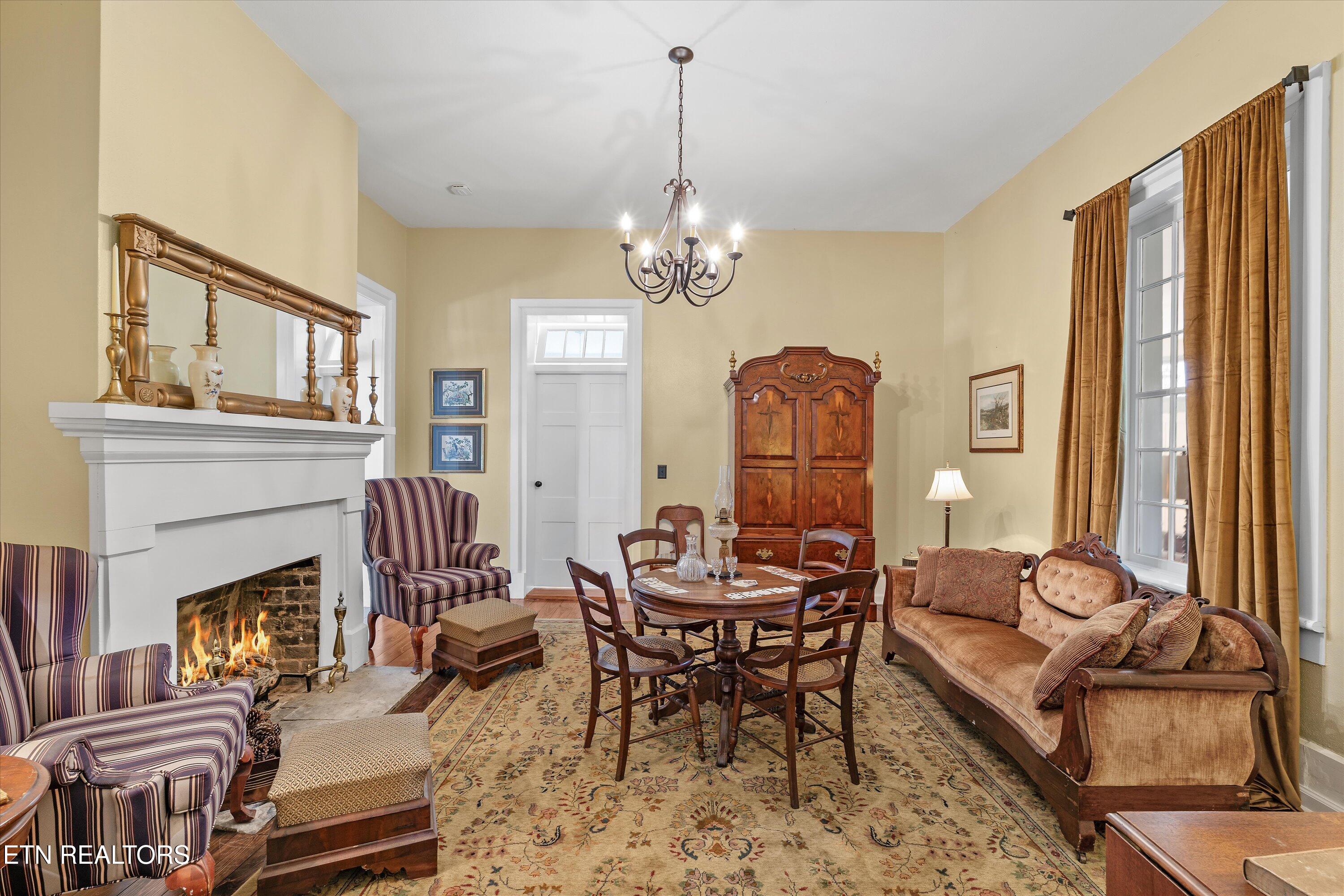 129/131 Elizabeth Athens TN 37303