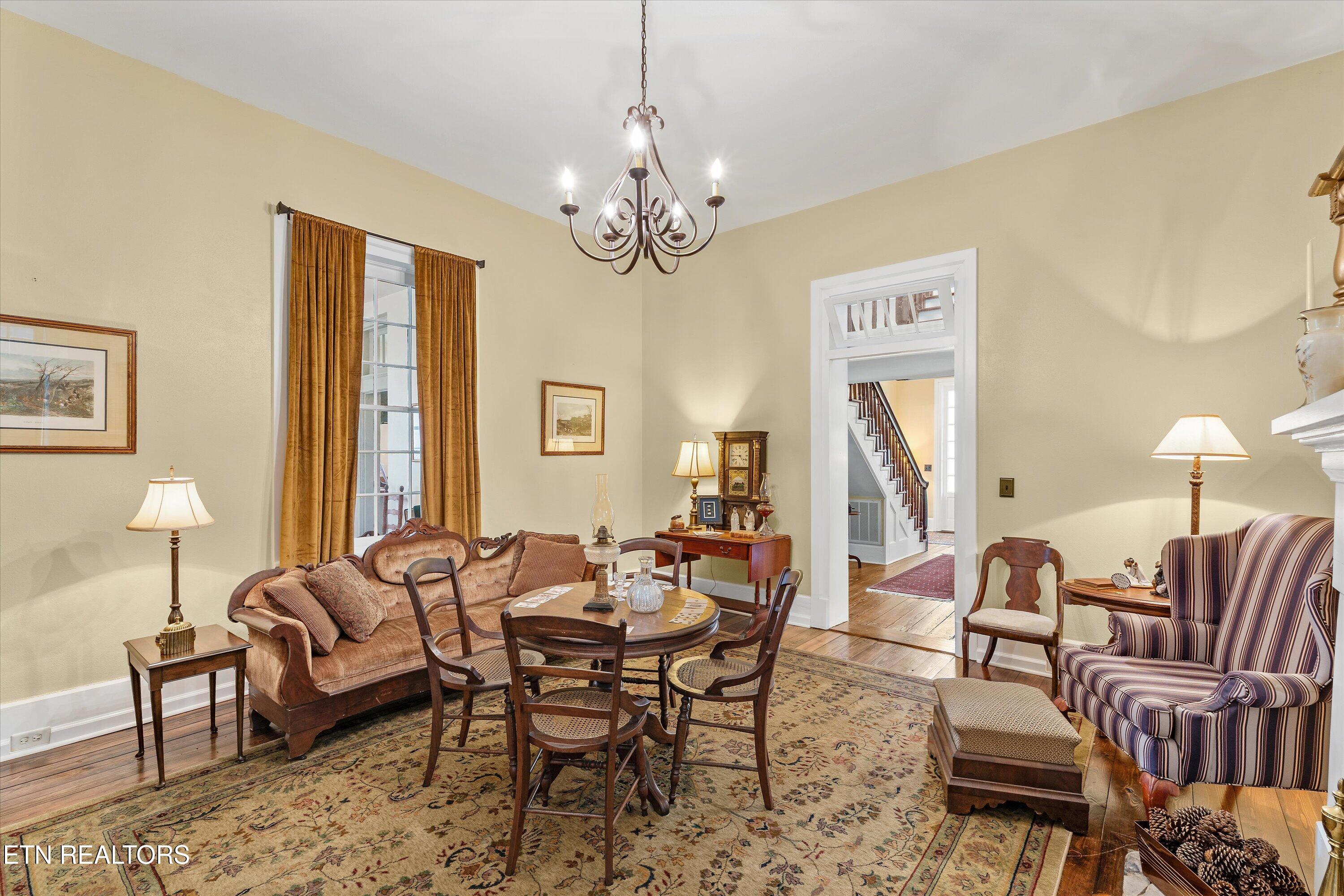 129/131 Elizabeth Athens TN 37303