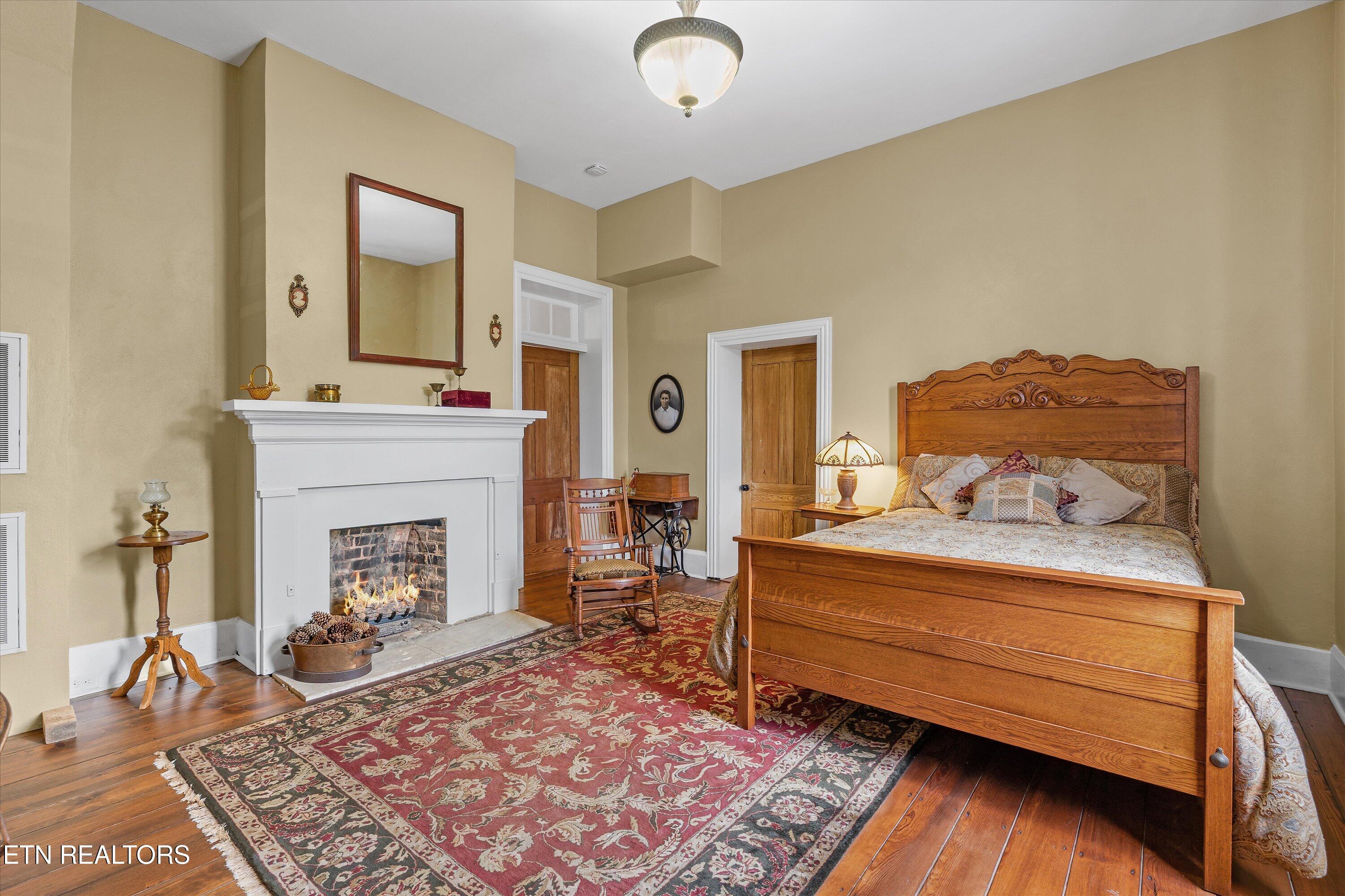 129/131 Elizabeth Athens TN 37303