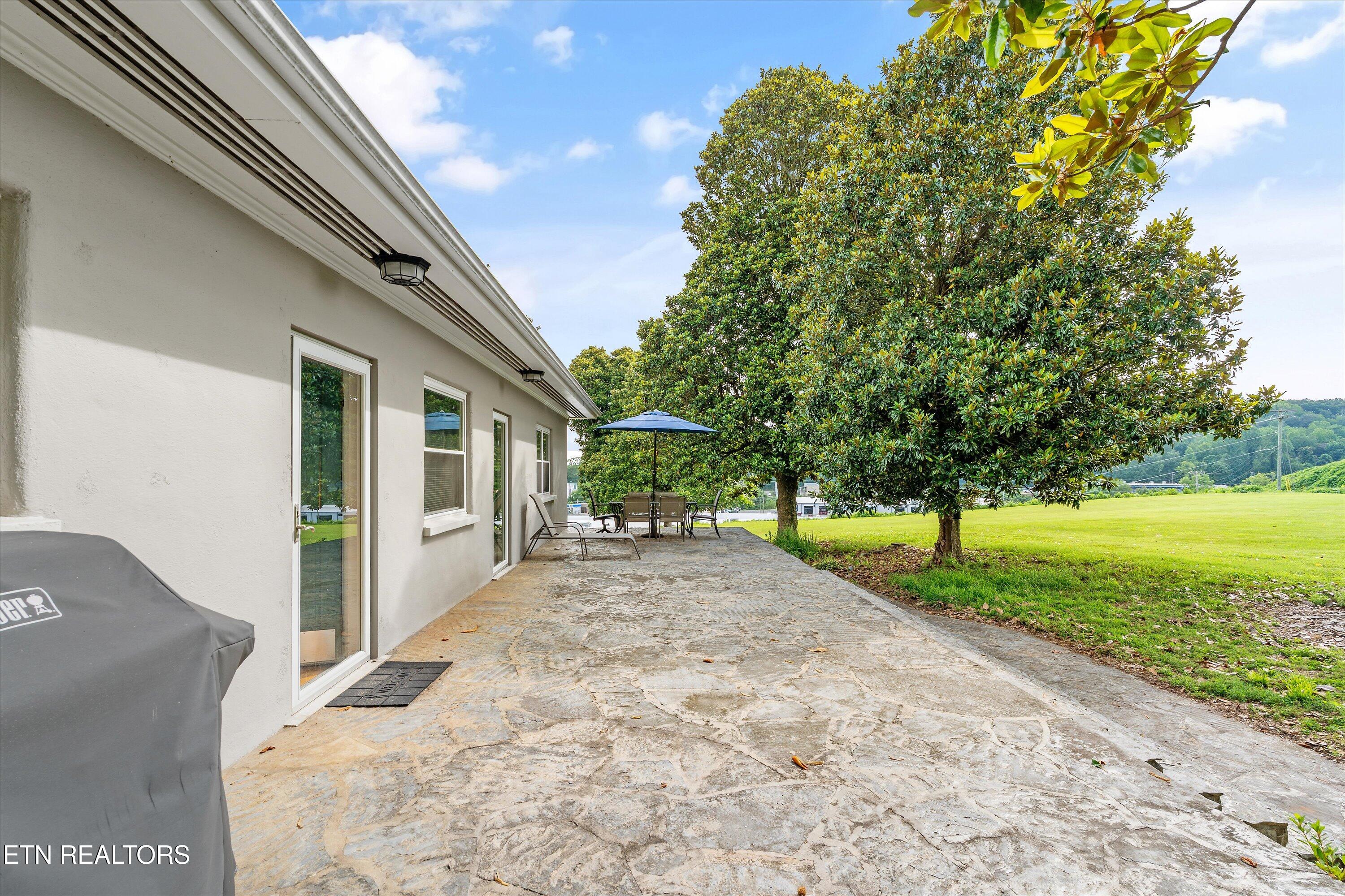 129/131 Elizabeth Athens TN 37303