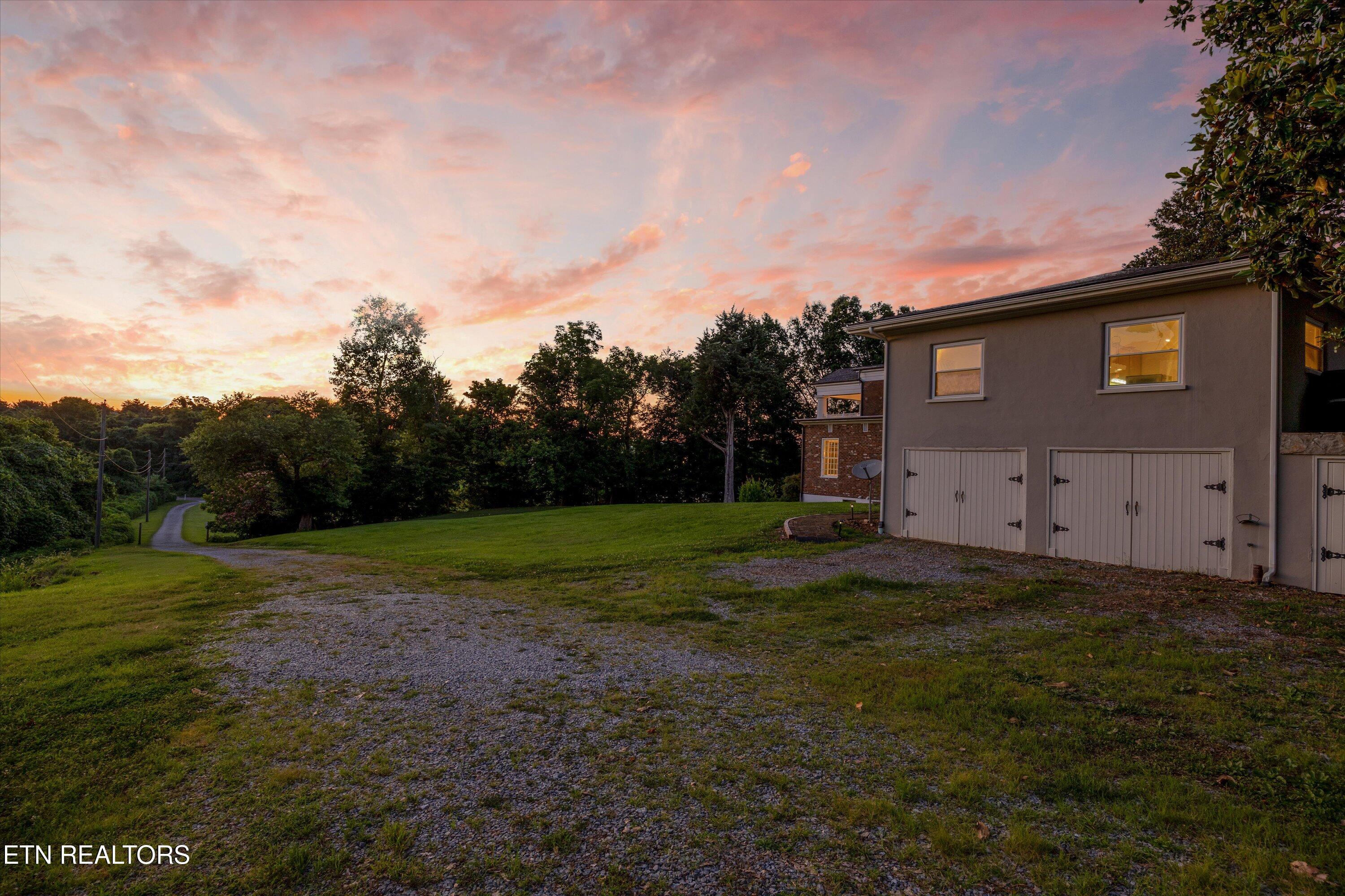 129/131 Elizabeth Athens TN 37303