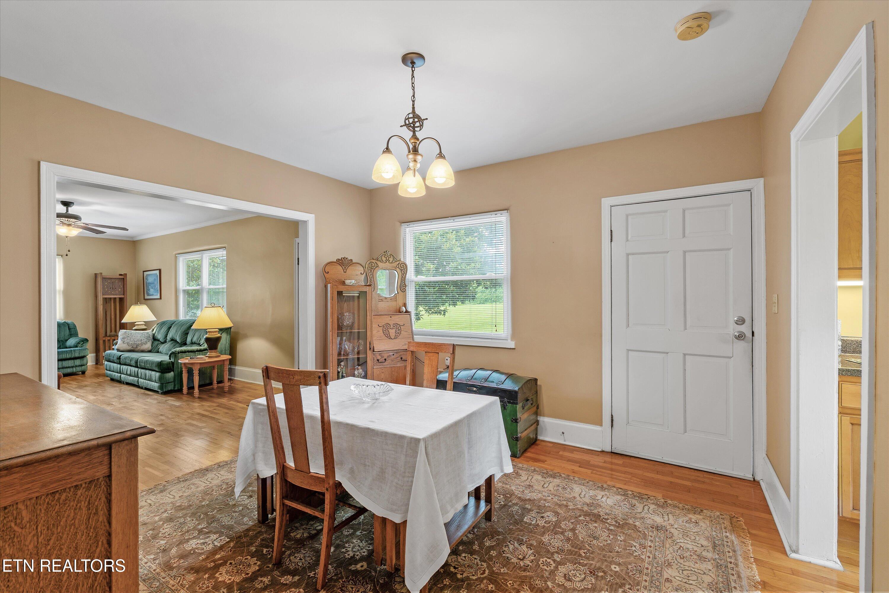 129/131 Elizabeth Athens TN 37303