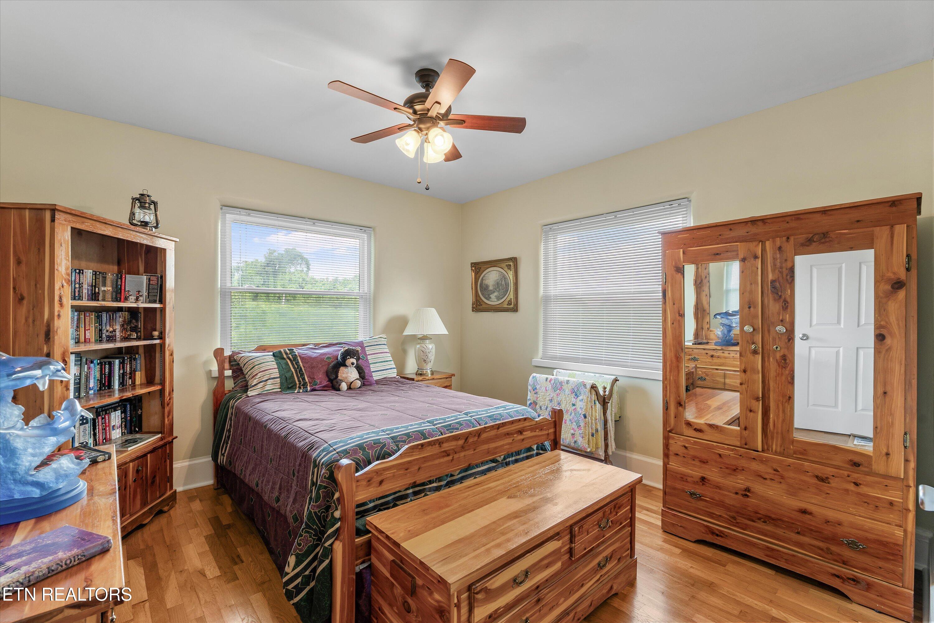 129/131 Elizabeth Athens TN 37303