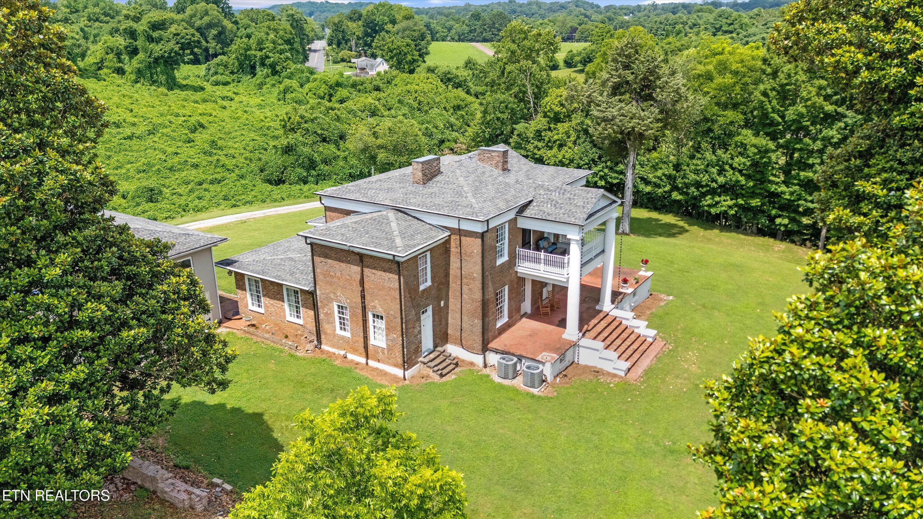 129/131 Elizabeth Athens TN 37303