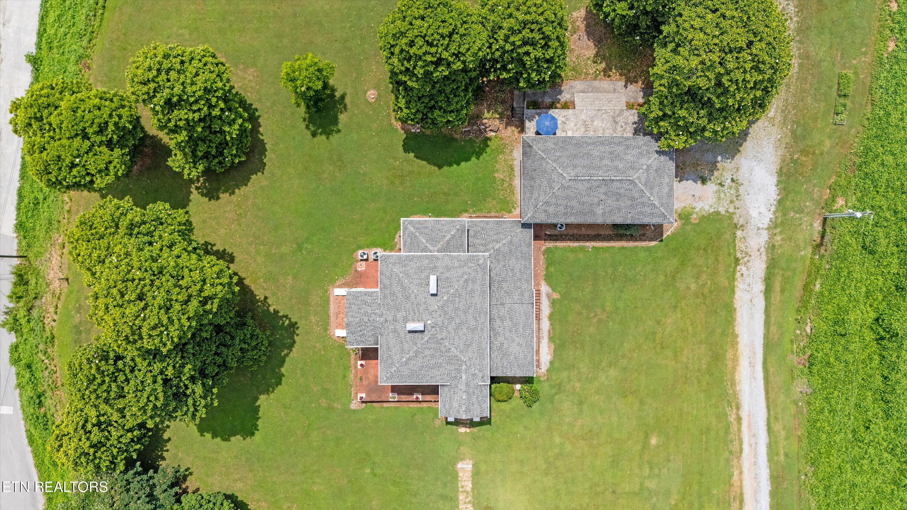 129/131 Elizabeth Athens TN 37303