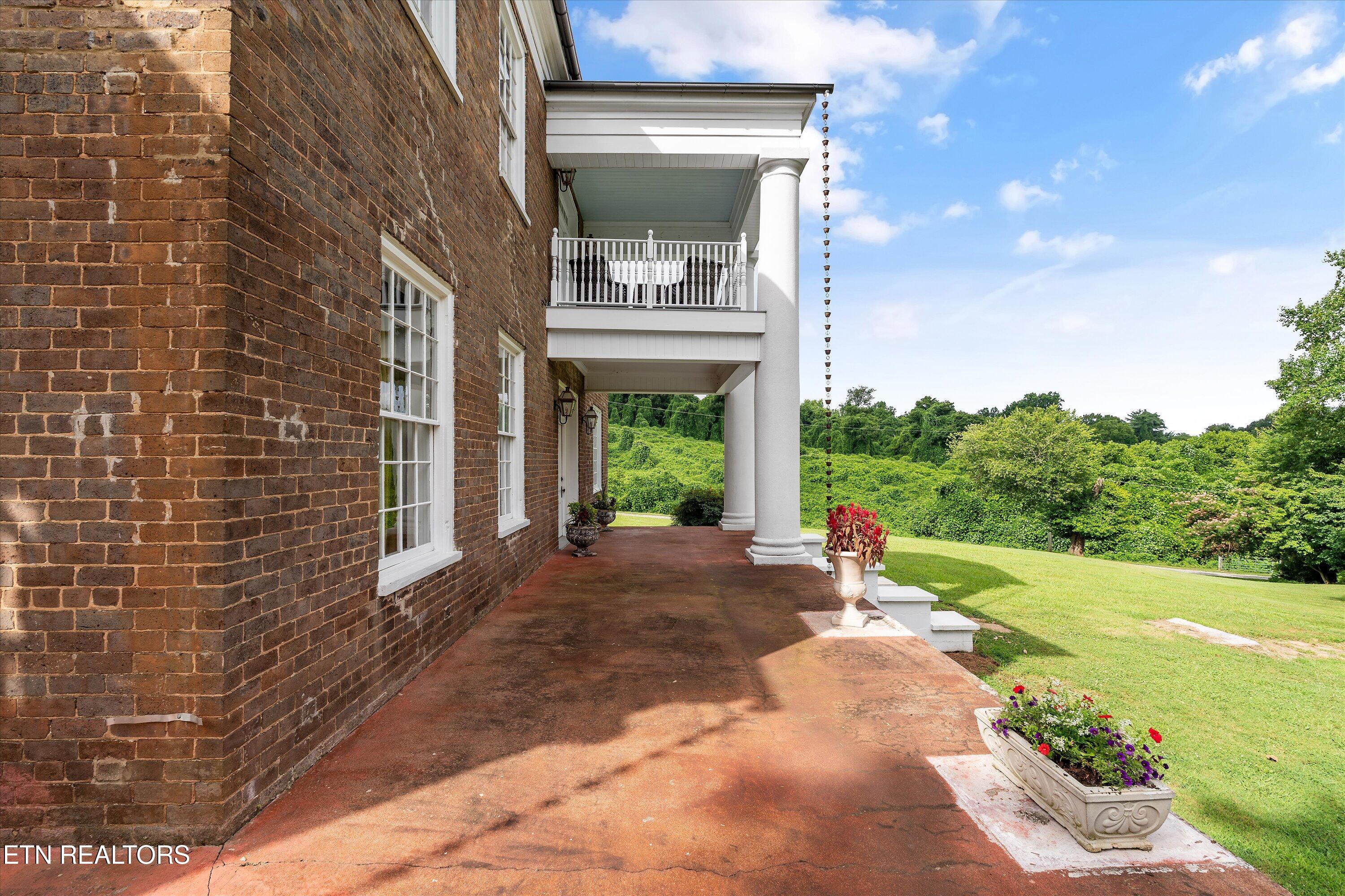 129/131 Elizabeth Athens TN 37303