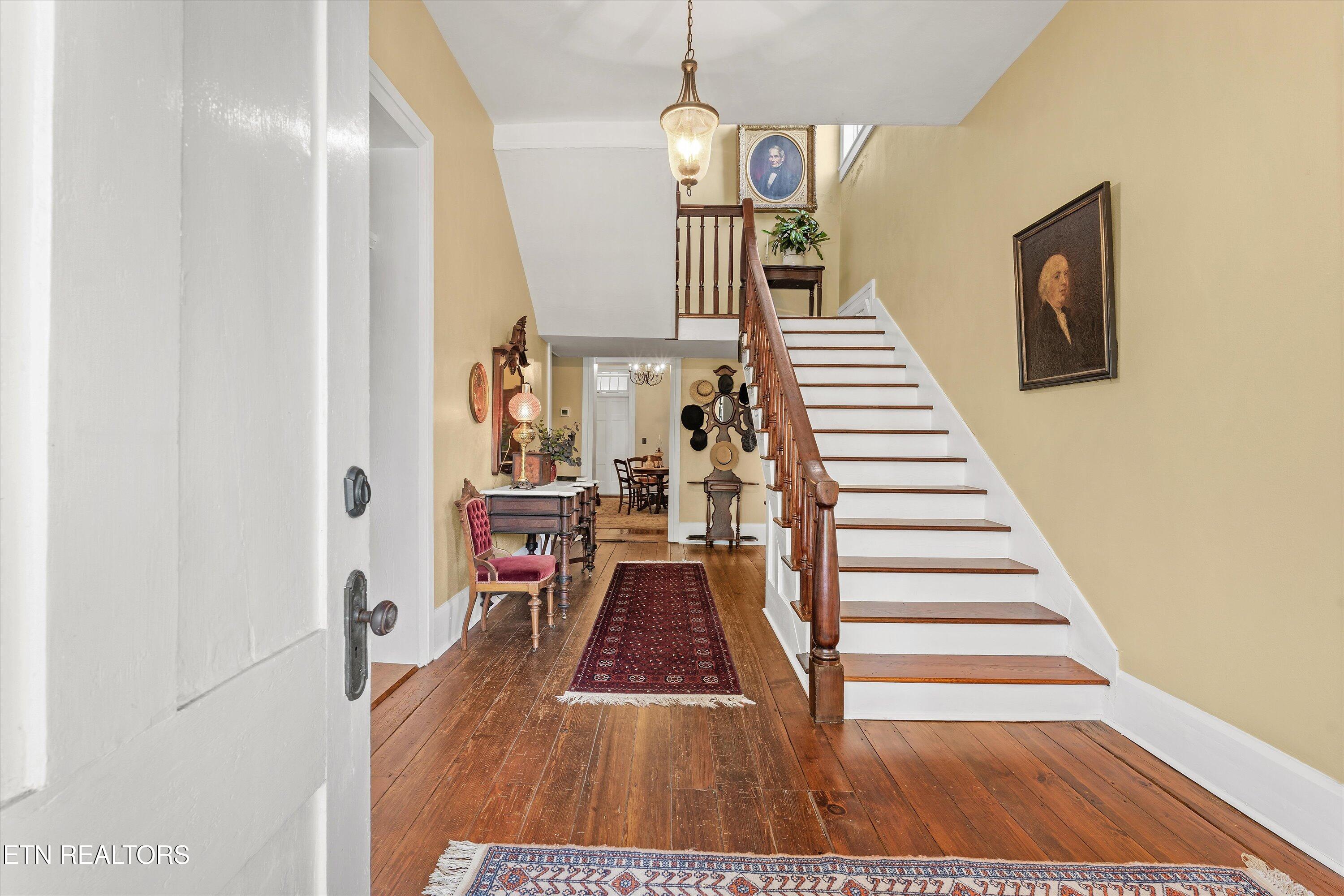 129/131 Elizabeth Athens TN 37303